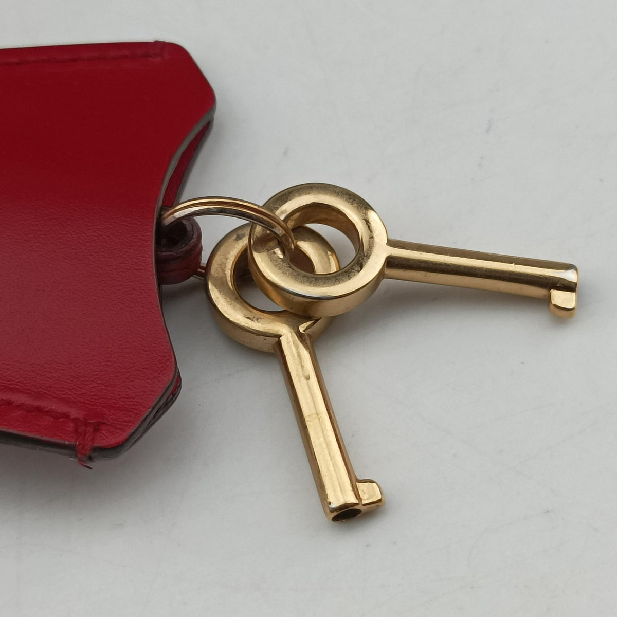Vintage Gucci Padlock Red Leather 409487 shoulderbag | stylenewstar