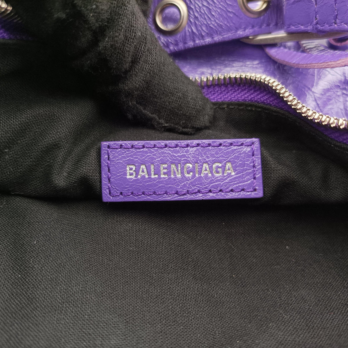 Pre-owned Balenciaga Le Cagole Purple cloth  shoulderbag | stylenewstar