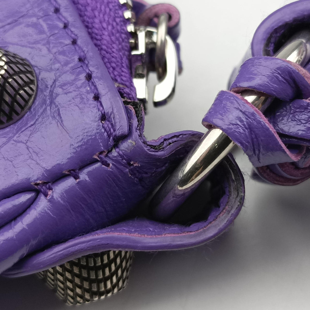Pre-owned Balenciaga Le Cagole Purple cloth  shoulderbag | stylenewstar