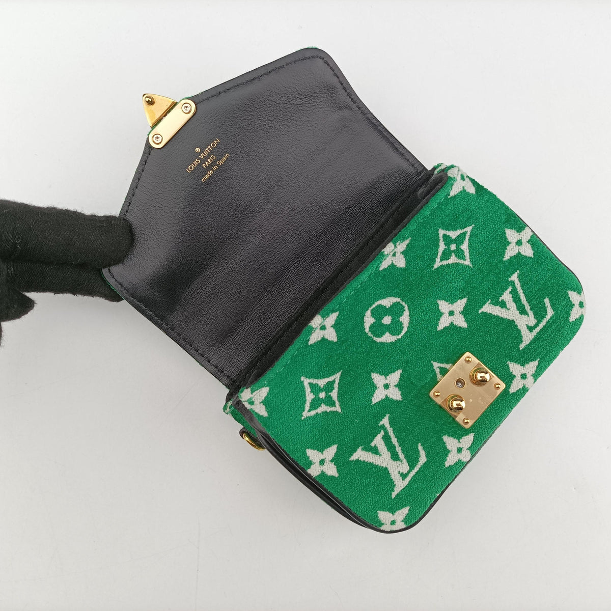Secondhand Louis Vuitton Monogram Micro Metis Green x Black x White Velvet M81494 shoulderbag | stylenewstar