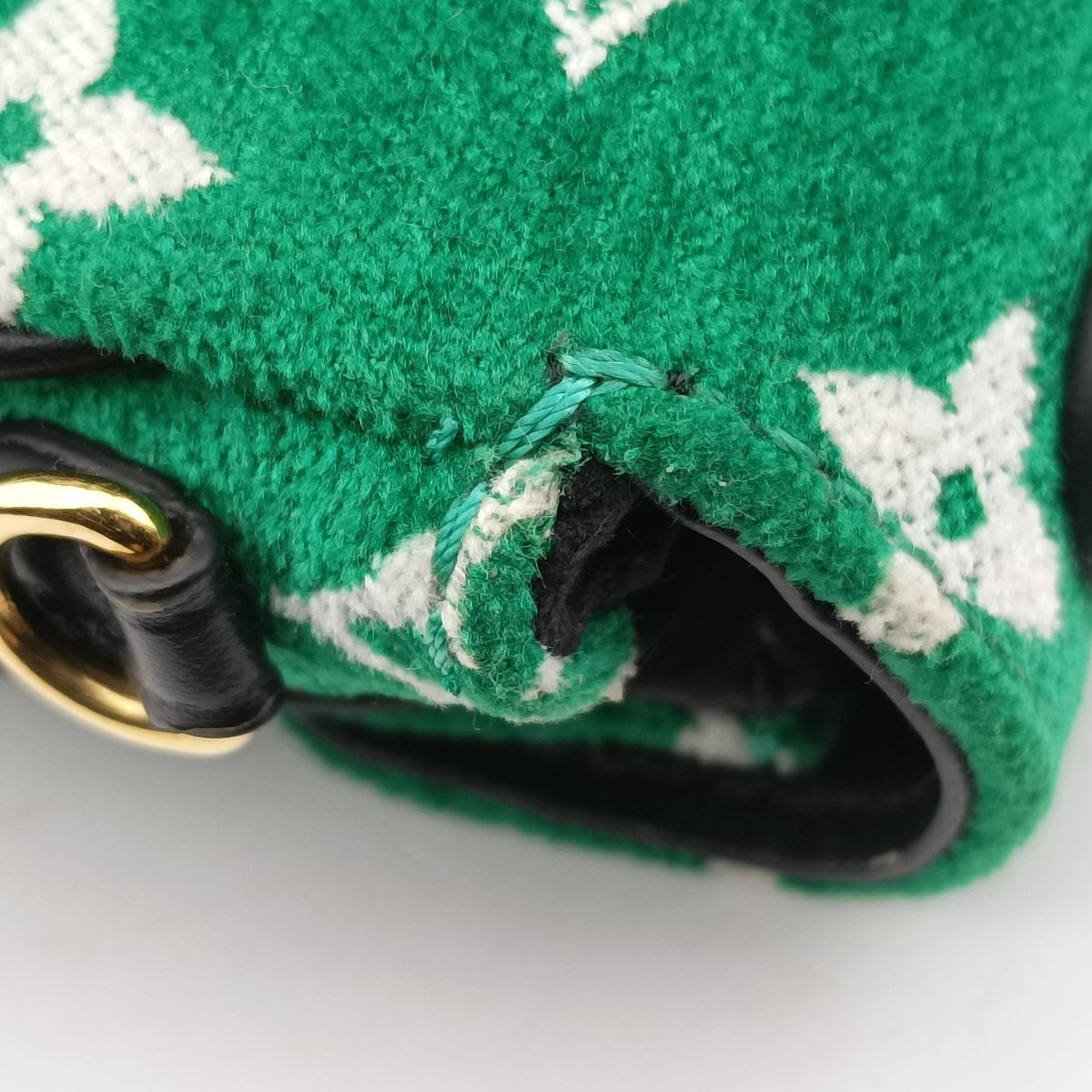 Secondhand Louis Vuitton Monogram Micro Metis Green x Black x White Velvet M81494 shoulderbag | stylenewstar