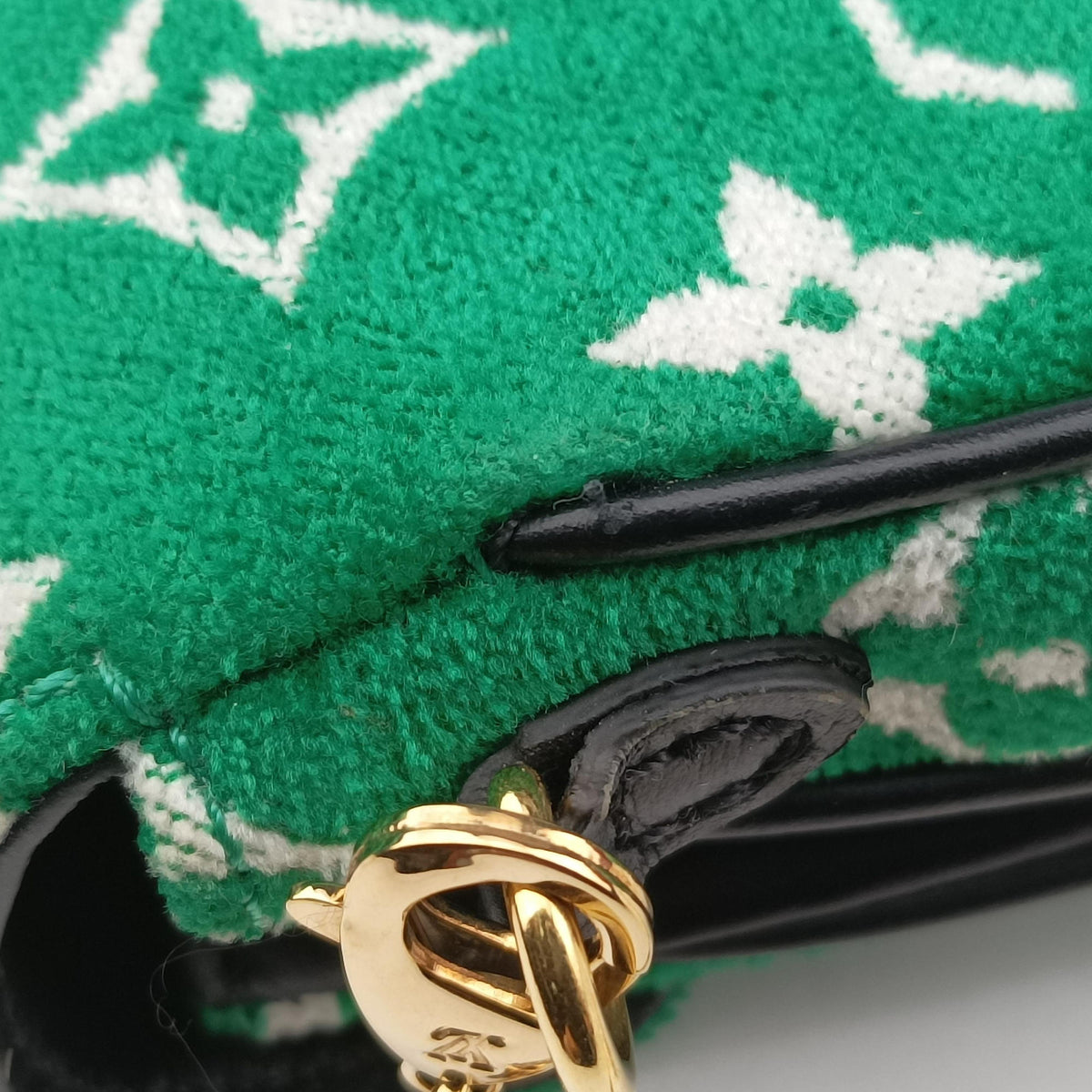 Secondhand Louis Vuitton Monogram Micro Metis Green x Black x White Velvet M81494 shoulderbag | stylenewstar