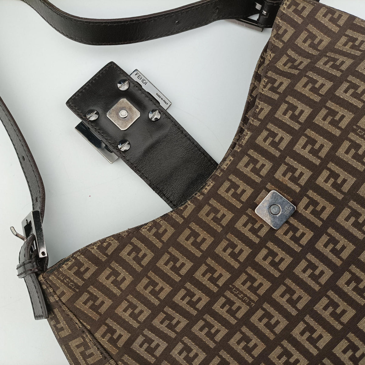 Secondhand Fendi Zucchino Brown Canvas 8BR036 shoulderbag | stylenewstar