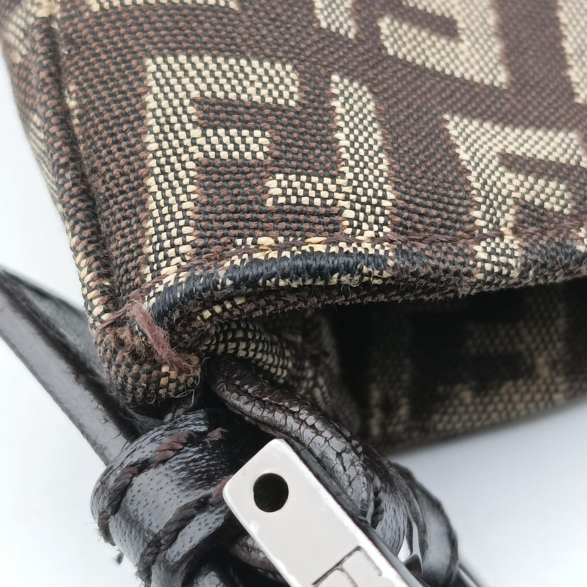 Secondhand Fendi Zucchino Brown Canvas 8BR036 shoulderbag | stylenewstar