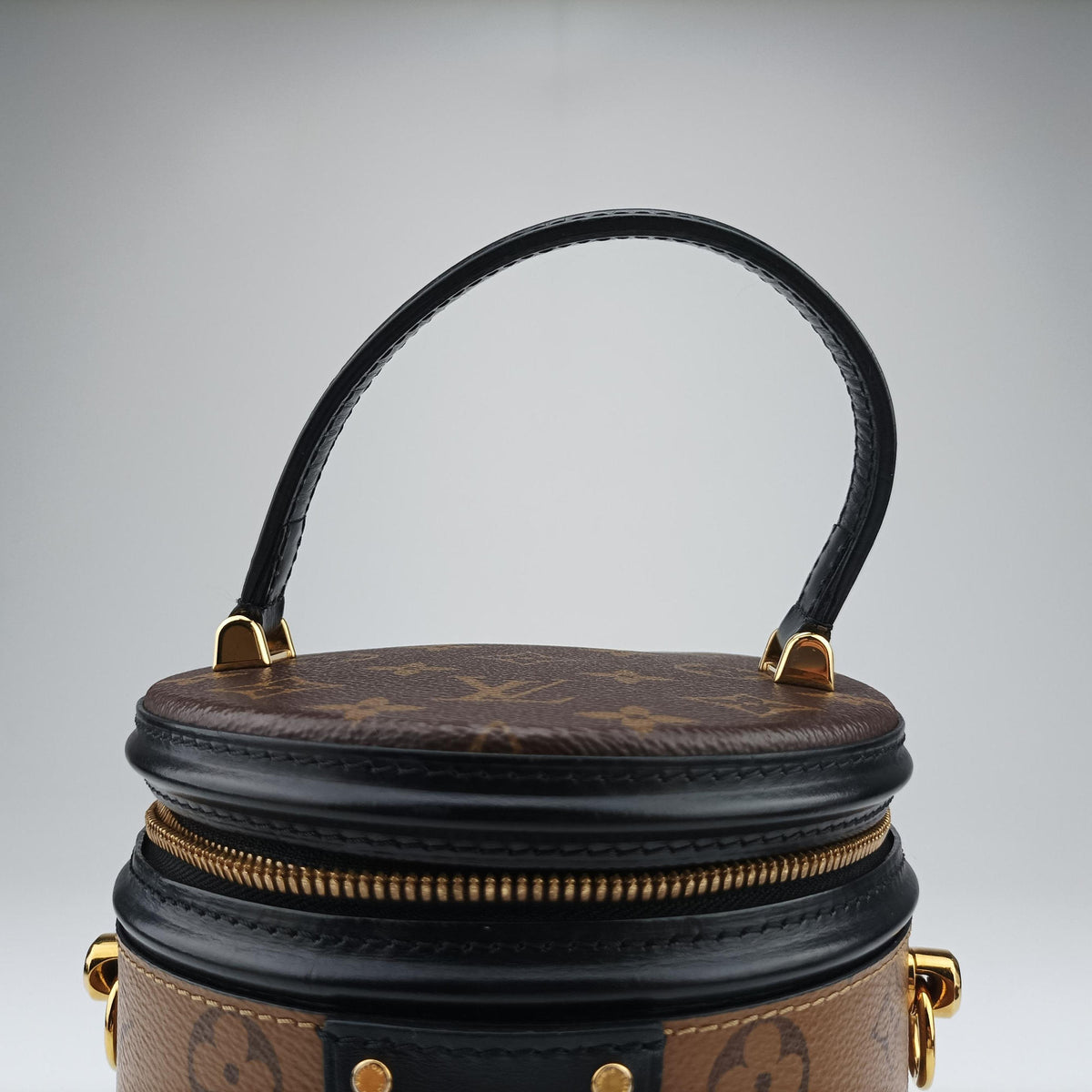 Secondhand Louis Vuitton Cannes Brown × Black Monogram Reverse Giant M43986 shoulderbag | stylenewstar