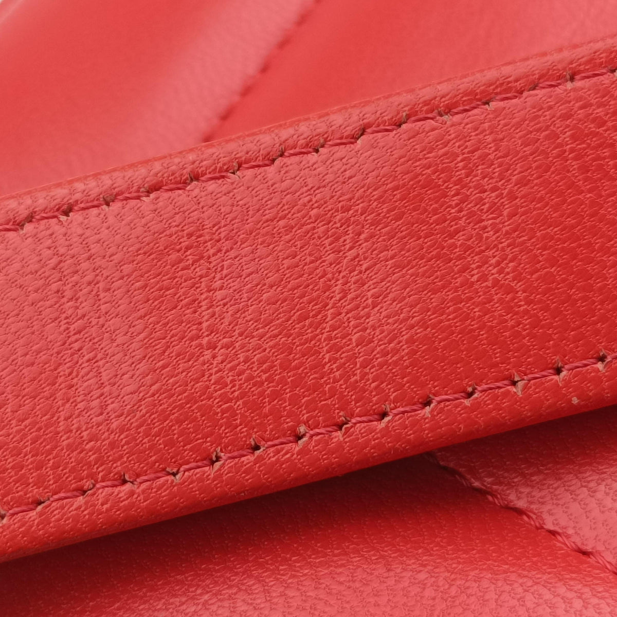 Pre-owned Chanel CHANEL 19 Round Red lambskin AP0945 shoulderbag | stylenewstar
