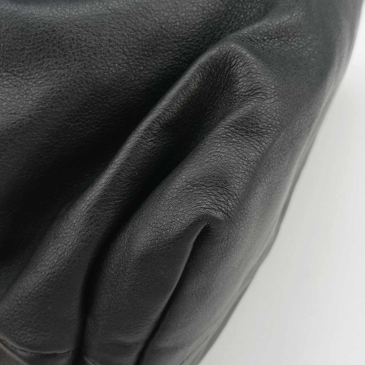 Vintage Bottega Veneta THE Chain Pouch Black lambskin  shoulderbag | stylenewstar