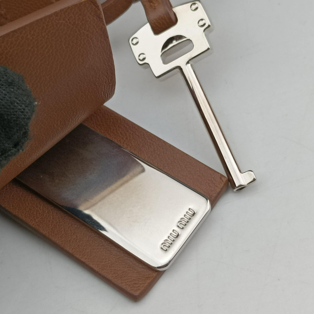 Pre-owned Miu Miu Madras Brown×Pink Leather  shoulderbag | stylenewstar
