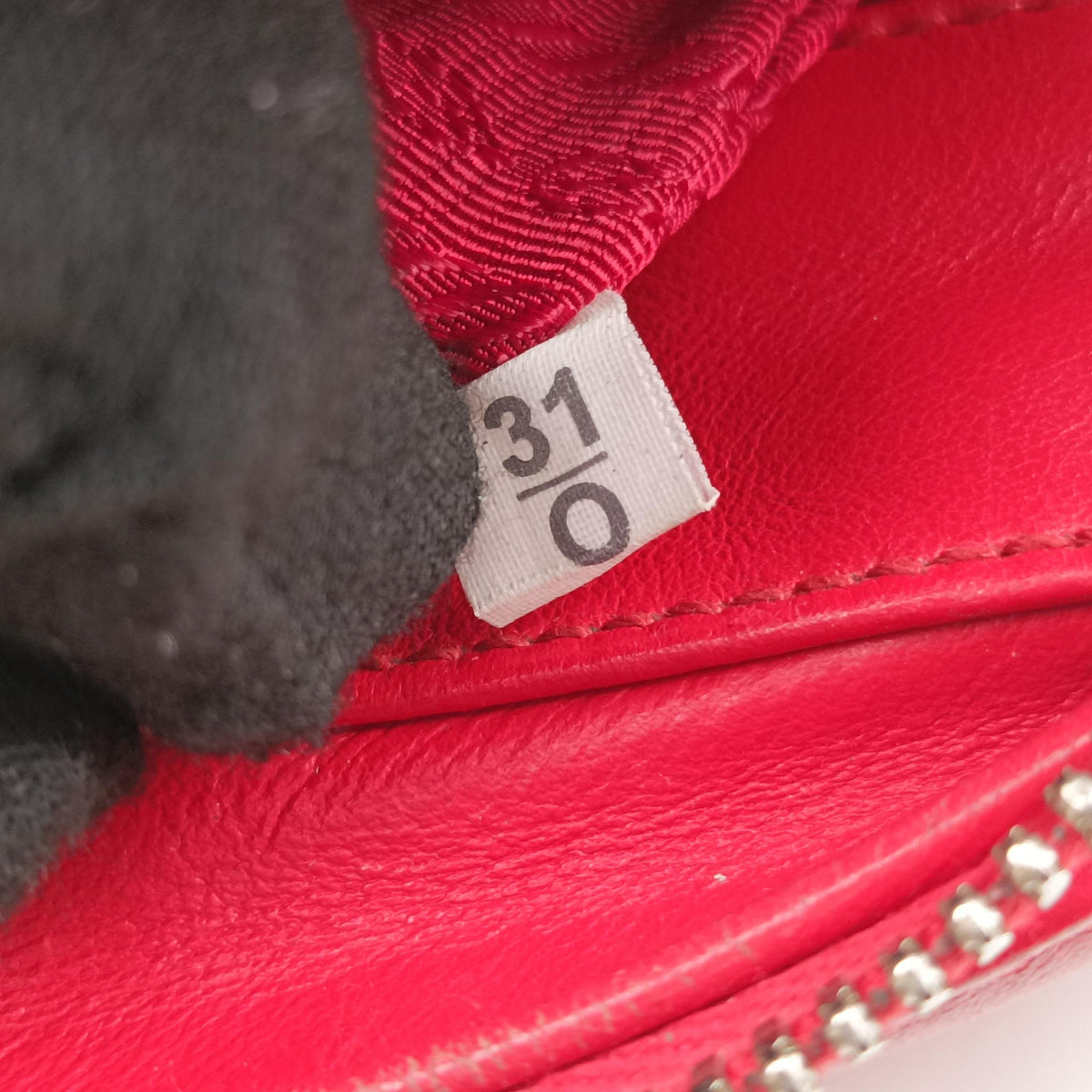 Pre-owned Prada Diagramme Red leather 1BH084 shoulderbag | stylenewstar