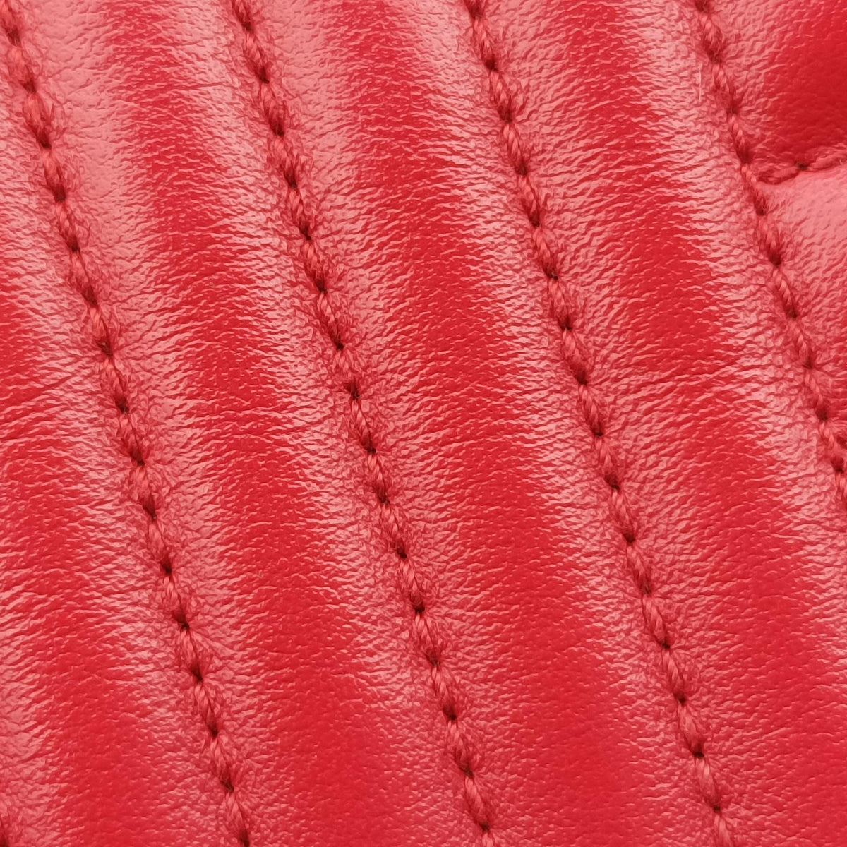 Pre-owned Prada Diagramme Red leather 1BH084 shoulderbag | stylenewstar