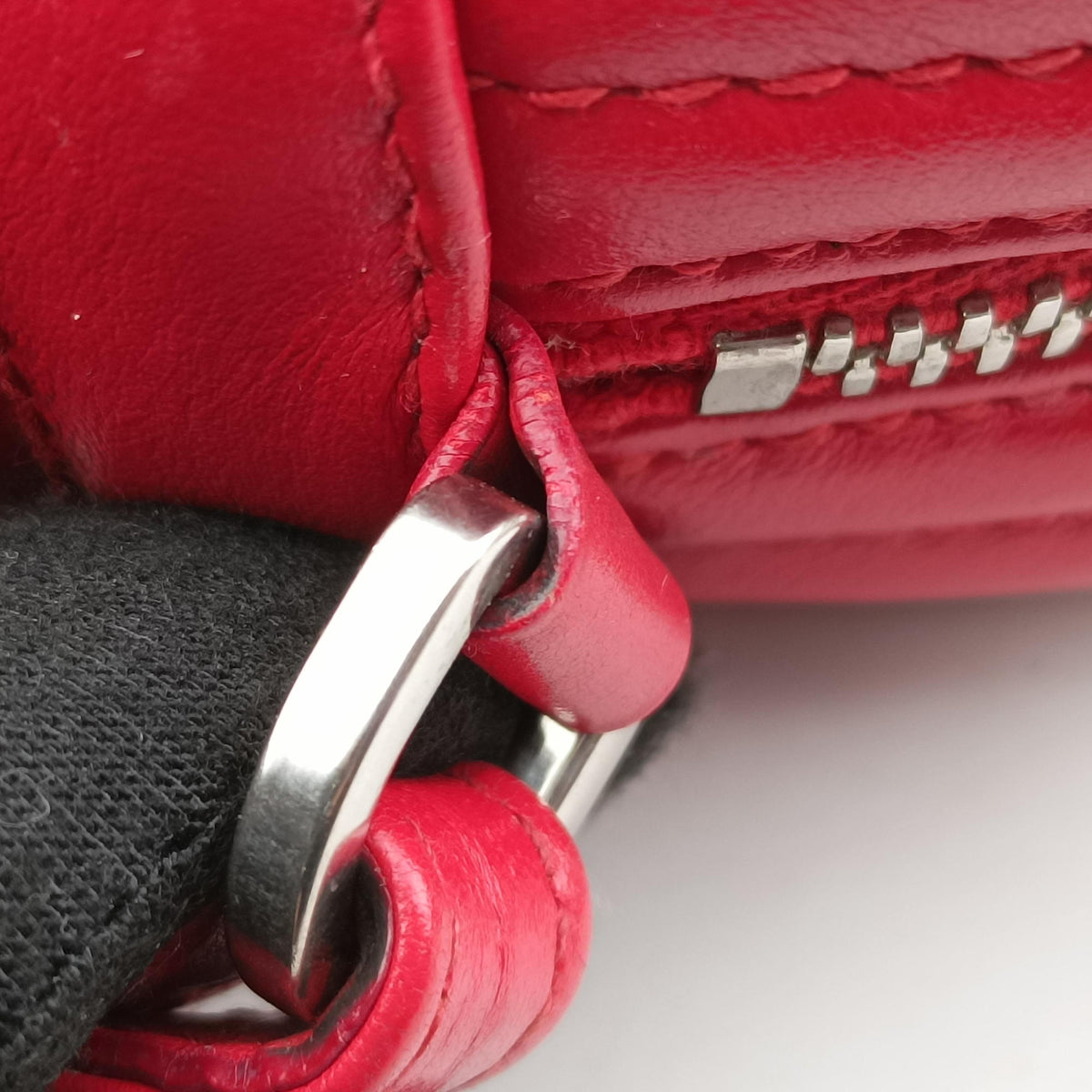 Pre-owned Prada Diagramme Red leather 1BH084 shoulderbag | stylenewstar