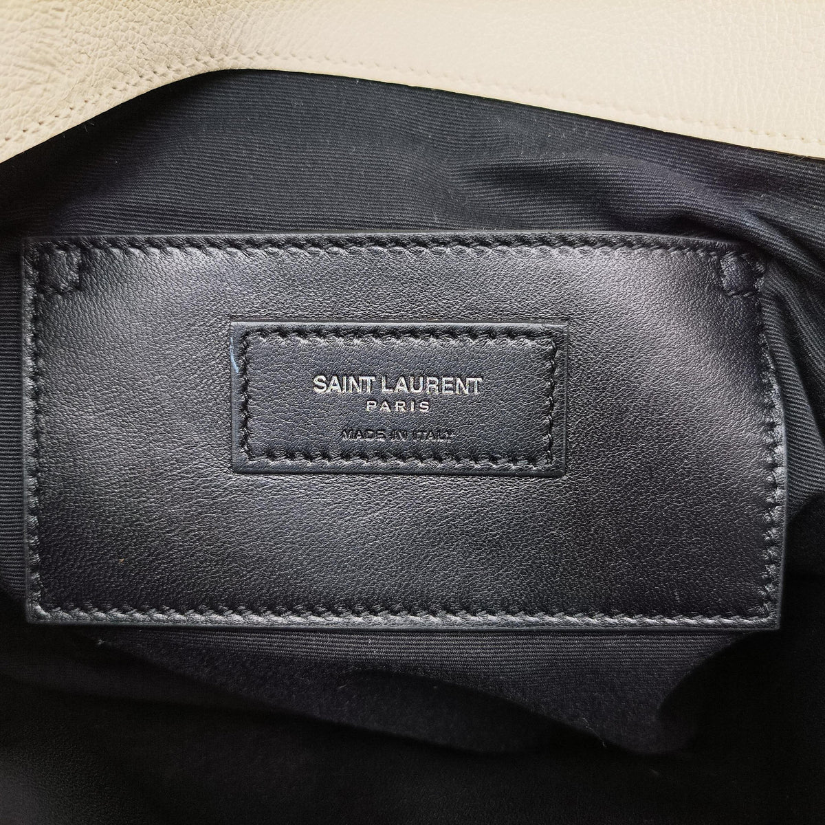 Secondhand Yves Saint Laurent ENVELOPE White Leather 440115 shoulderbag | stylenewstar