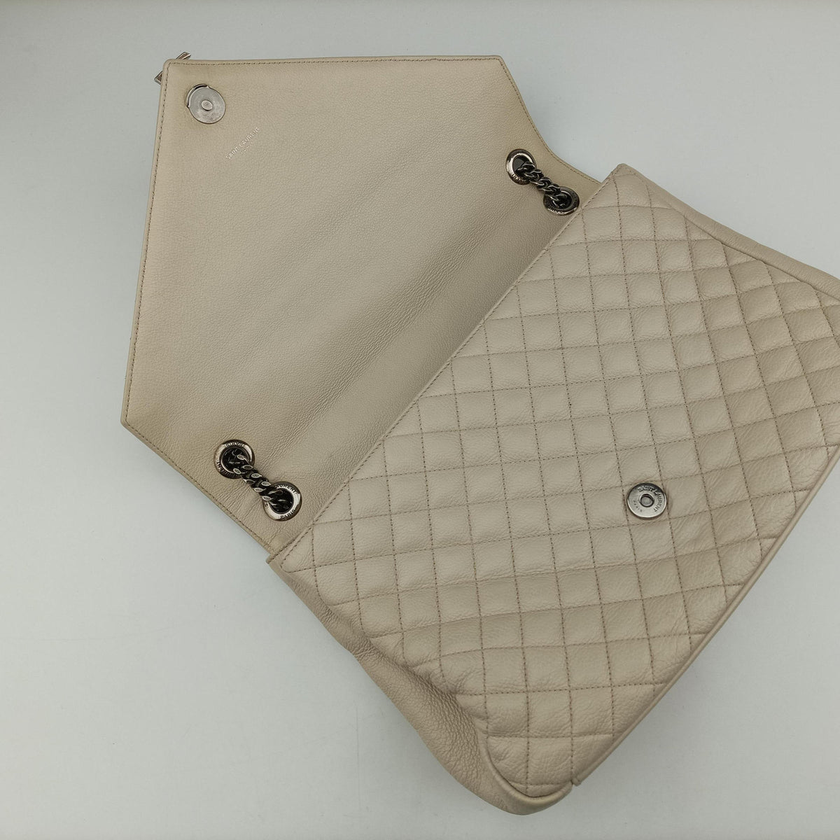 Secondhand Yves Saint Laurent ENVELOPE White Leather 440115 shoulderbag | stylenewstar