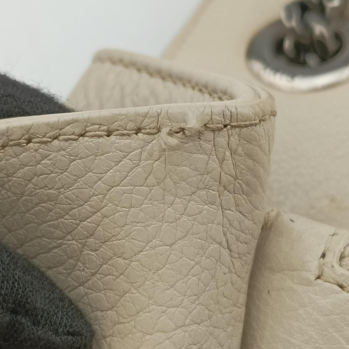 Secondhand Yves Saint Laurent ENVELOPE White Leather 440115 shoulderbag | stylenewstar