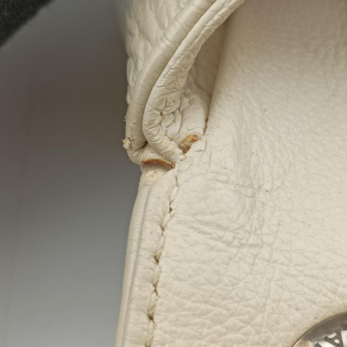 Secondhand Yves Saint Laurent ENVELOPE White Leather 440115 shoulderbag | stylenewstar