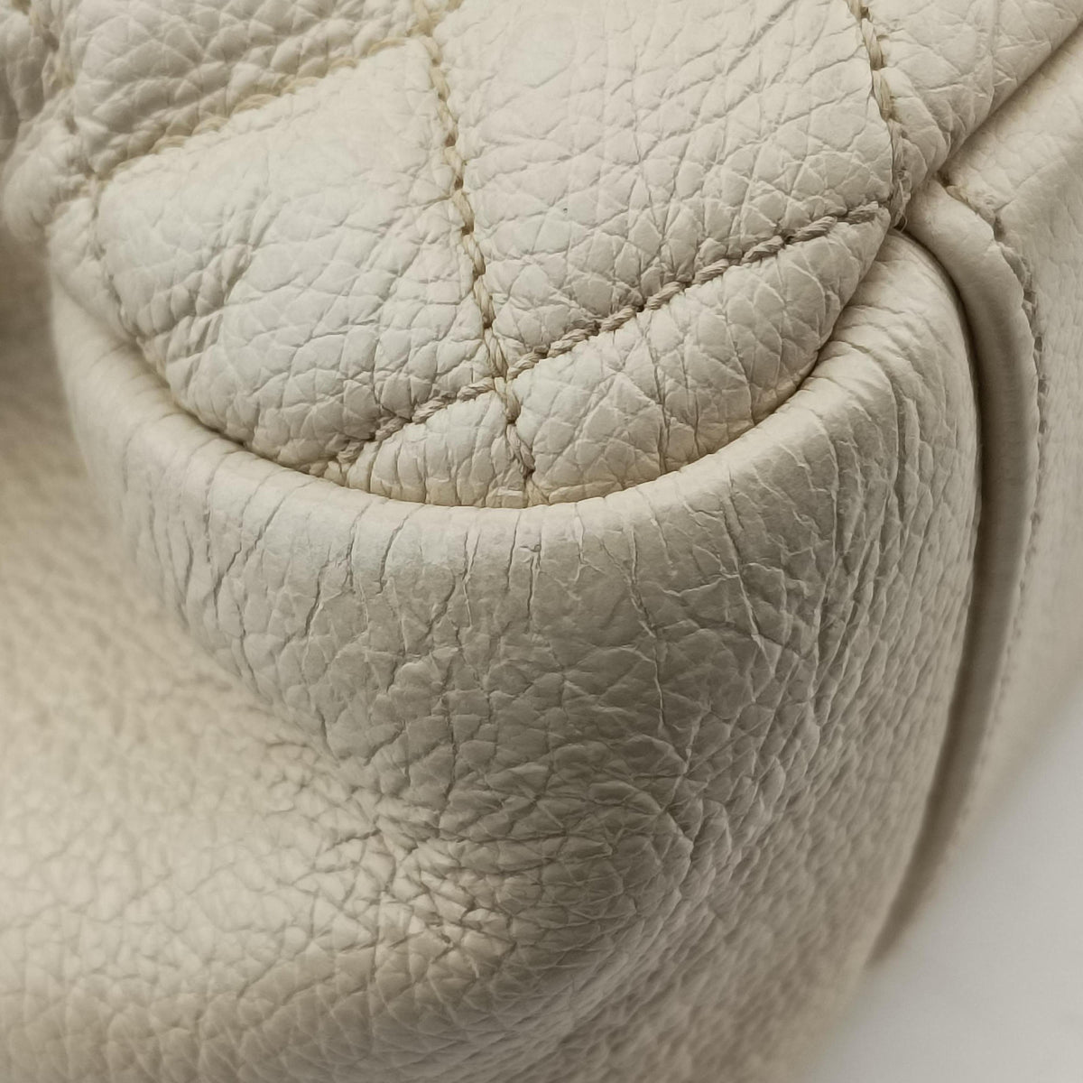 Secondhand Yves Saint Laurent ENVELOPE White Leather 440115 shoulderbag | stylenewstar
