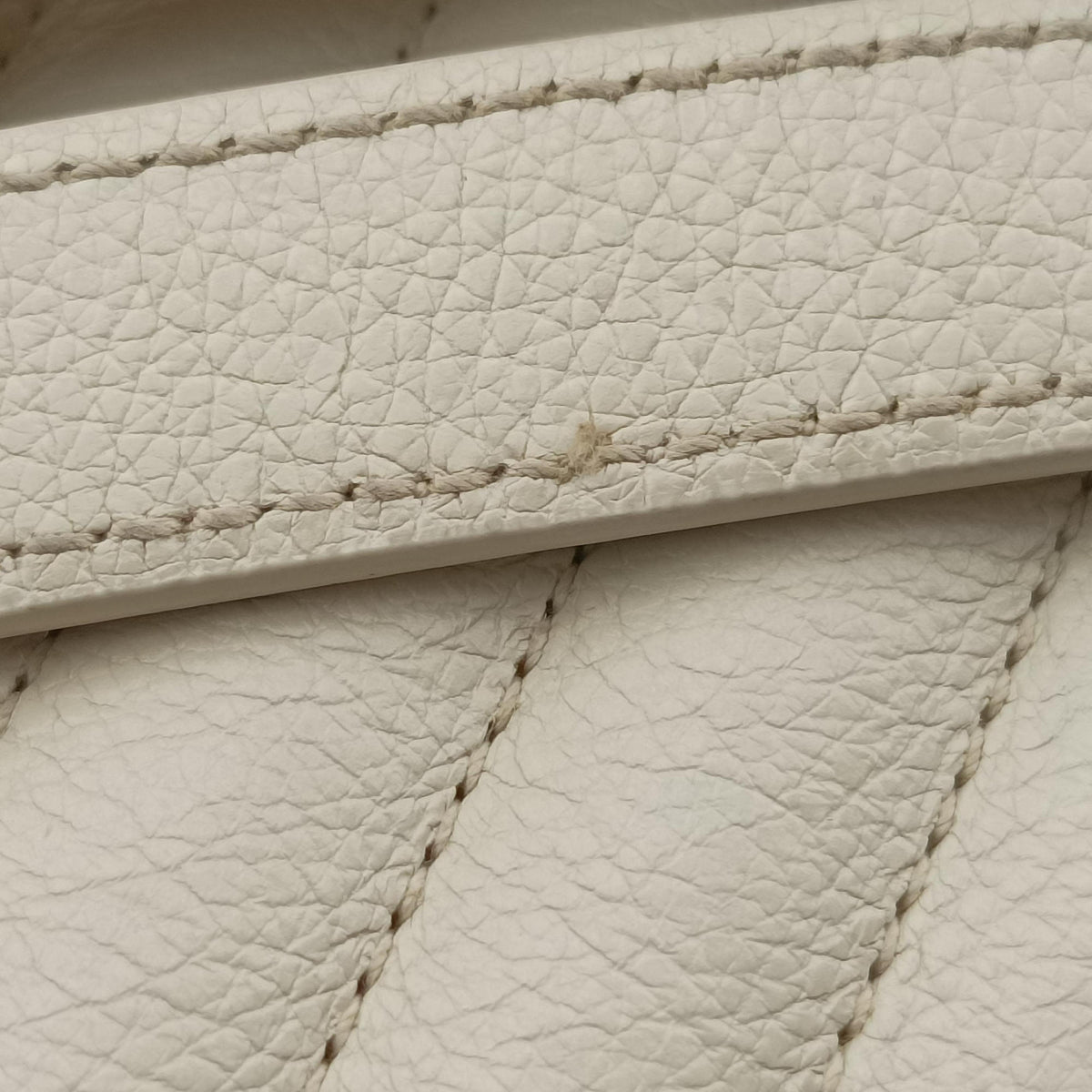 Secondhand Yves Saint Laurent ENVELOPE White Leather 440115 shoulderbag | stylenewstar