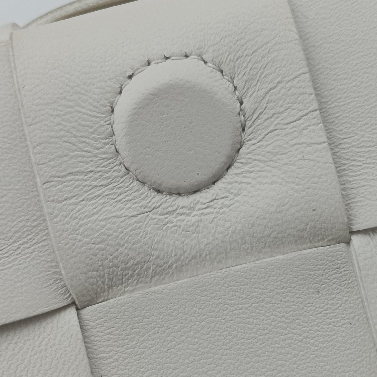 Pre-owned Bottega Veneta Candy Cassette White Lambskin  shoulderbag | stylenewstar
