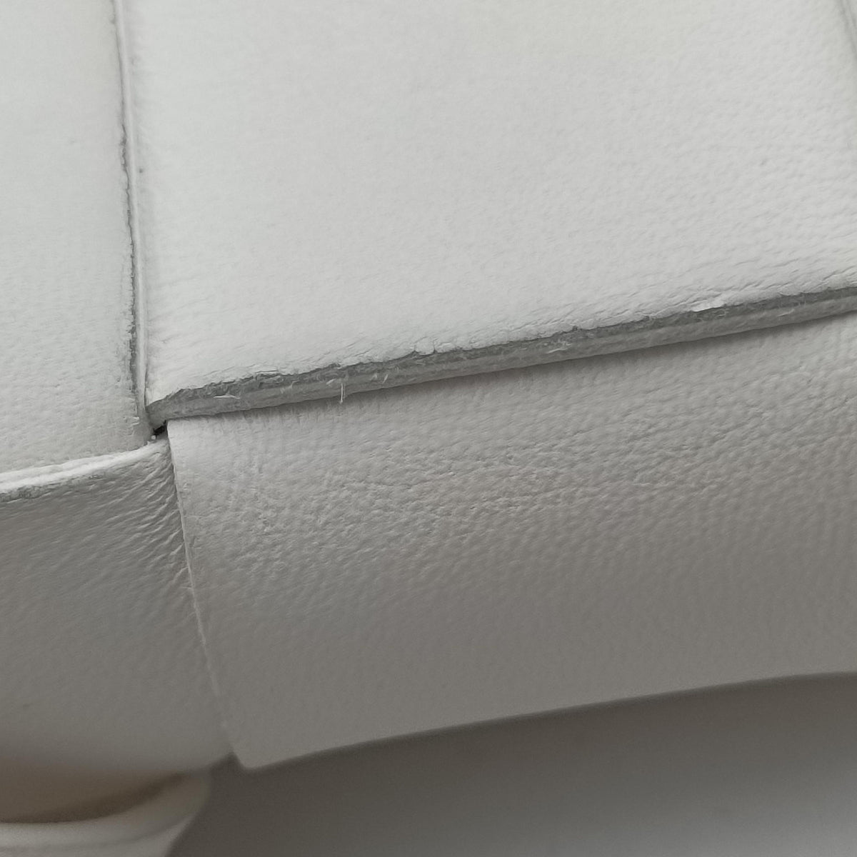 Pre-owned Bottega Veneta Candy Cassette White Lambskin  shoulderbag | stylenewstar