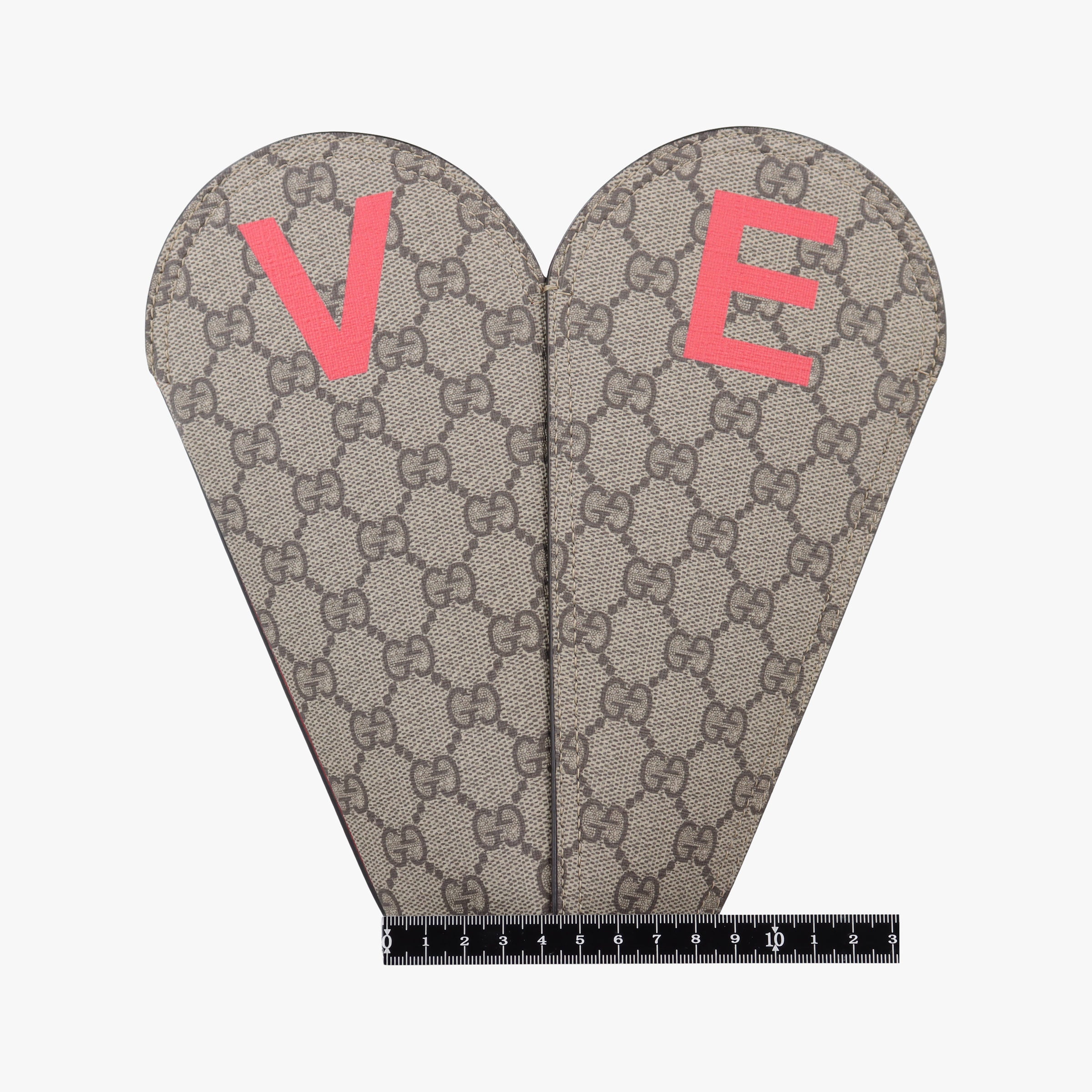 Pre-owned Gucci love heart Brown PVC coated canvas 678133 shoulderbag | stylenewstar