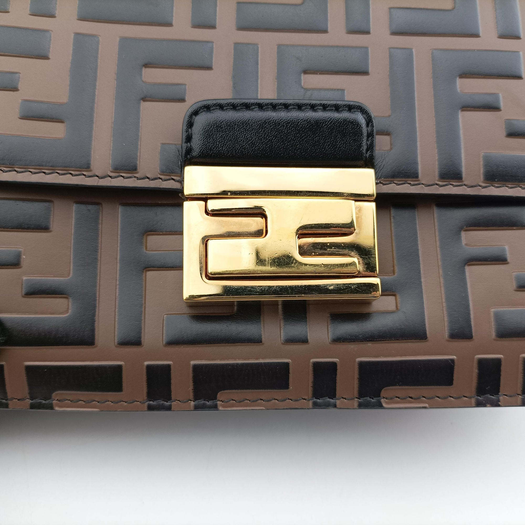 Secondhand Fendi Kan U Brown×black Leather 8M0417 shoulderbag | stylenewstar