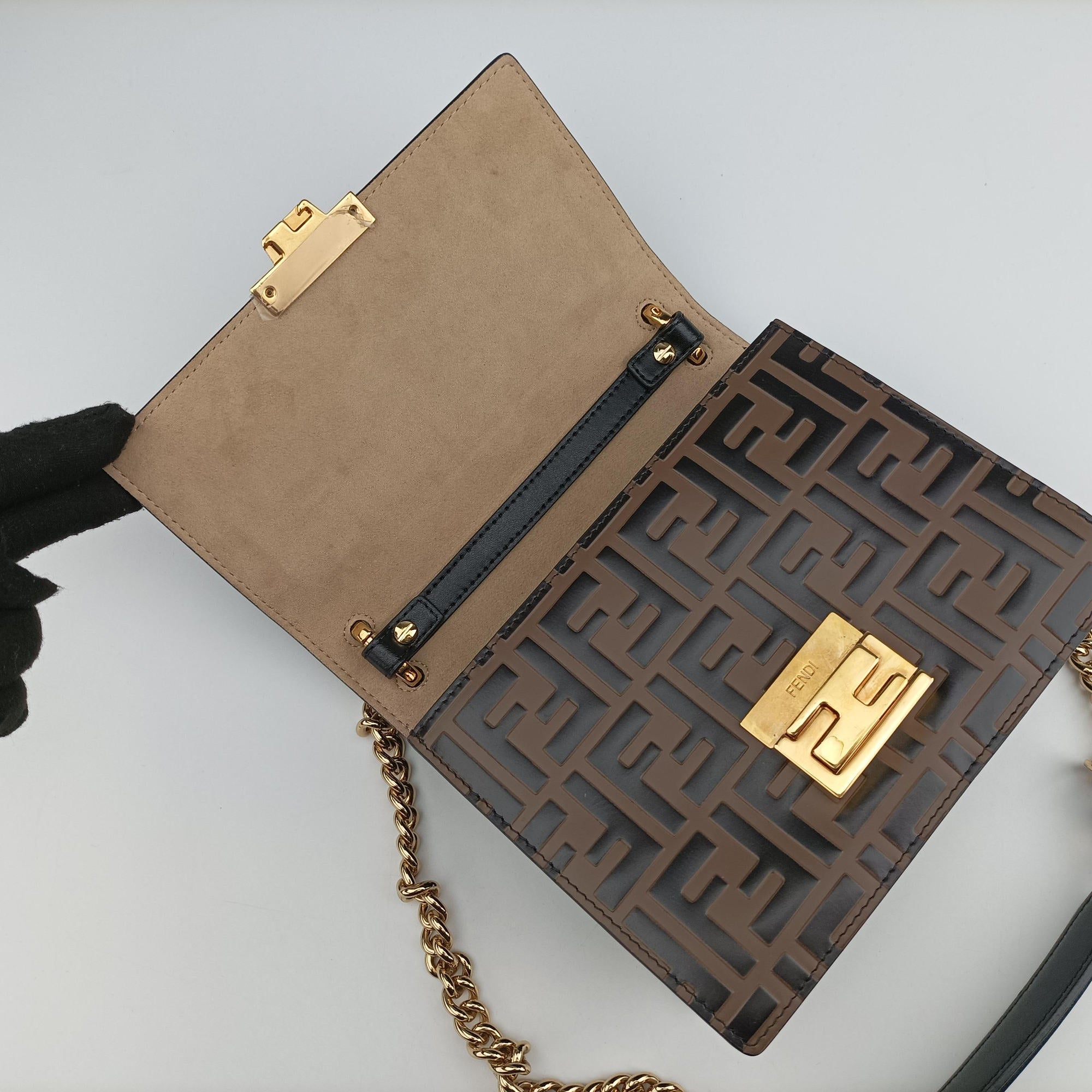 Secondhand Fendi Kan U Brown×black Leather 8M0417 shoulderbag | stylenewstar