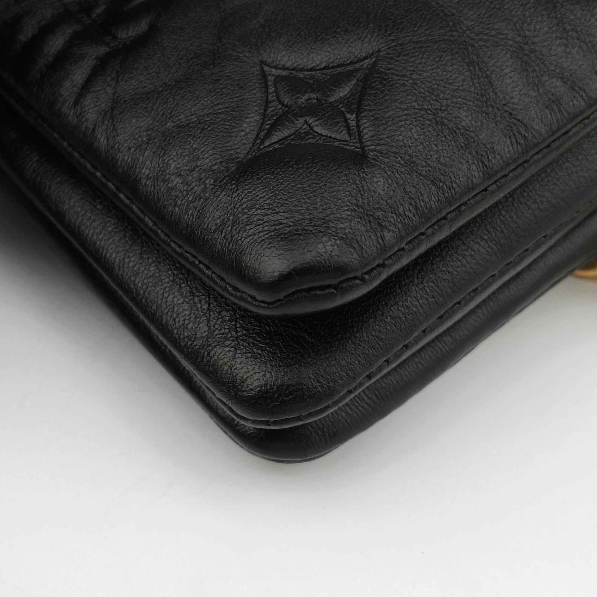 Pre-owned Louis Vuitton COUSSIN Noir lambskin M81125 shoulderbag | stylenewstar