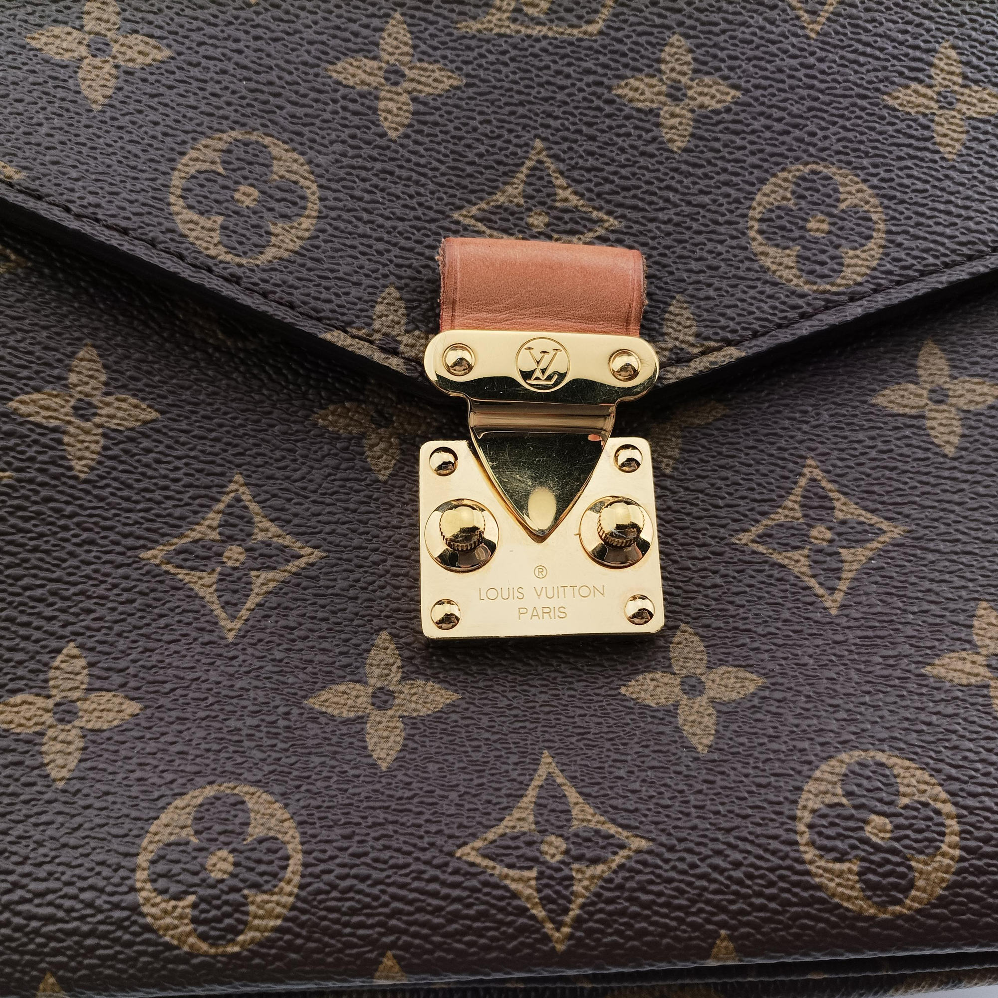 Secondhand Louis Vuitton Pochette Metis MM Brown Monogram Canvas M44875 shoulderbag | stylenewstar