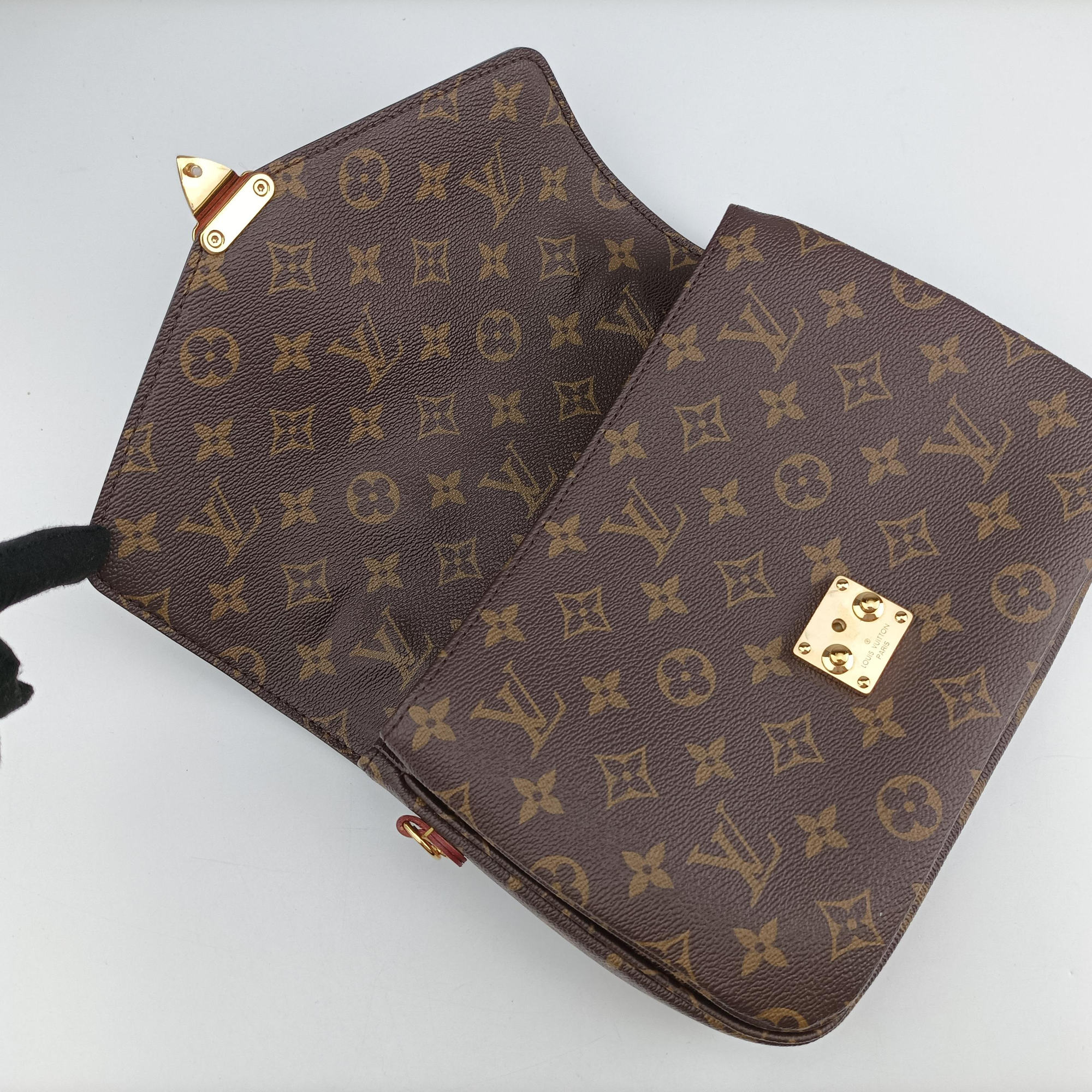 Secondhand Louis Vuitton Pochette Metis MM Brown Monogram Canvas M44875 shoulderbag | stylenewstar