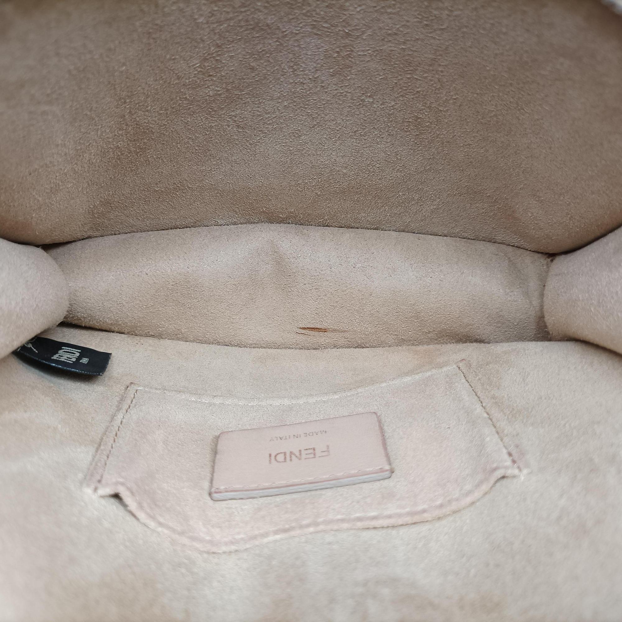 Pre-owned Fendi Kan I Black Leather 8M0381 shoulderbag | stylenewstar