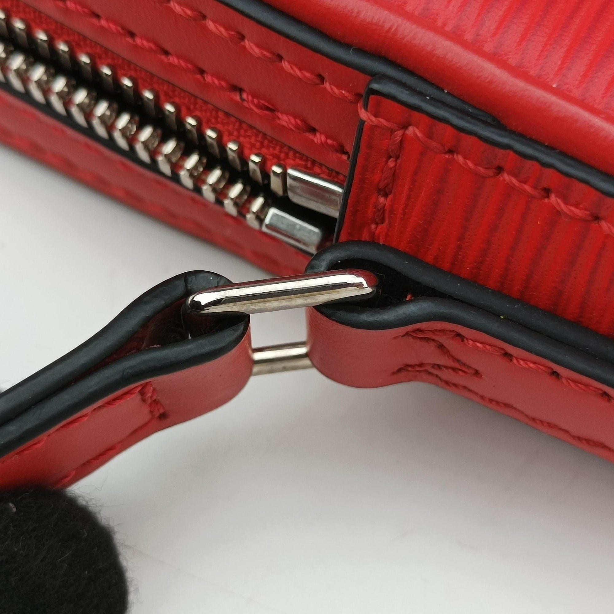 Vintage Louis Vuitton Danube PPM Supreme Collaboration ROUGE×white Epi M53434 shoulderbag | stylenewstar