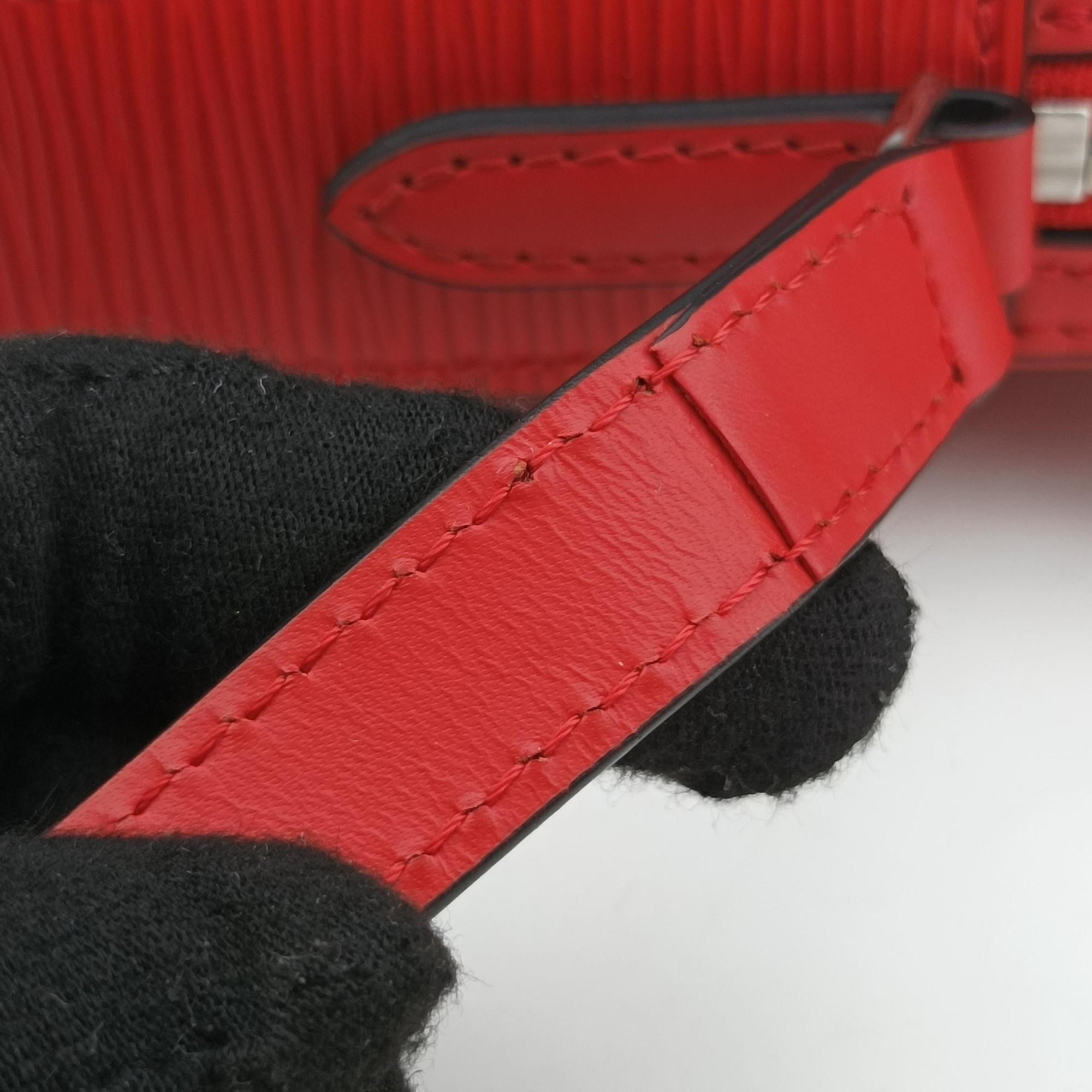 Vintage Louis Vuitton Danube PPM Supreme Collaboration ROUGE×white Epi M53434 shoulderbag | stylenewstar