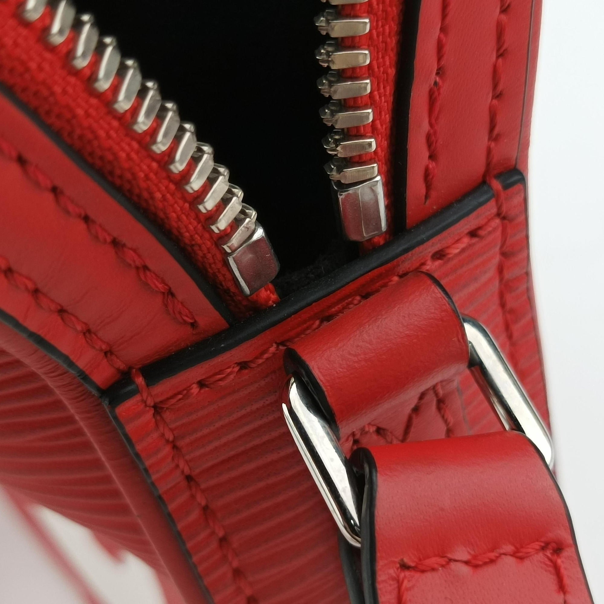 Vintage Louis Vuitton Danube PPM Supreme Collaboration ROUGE×white Epi M53434 shoulderbag | stylenewstar