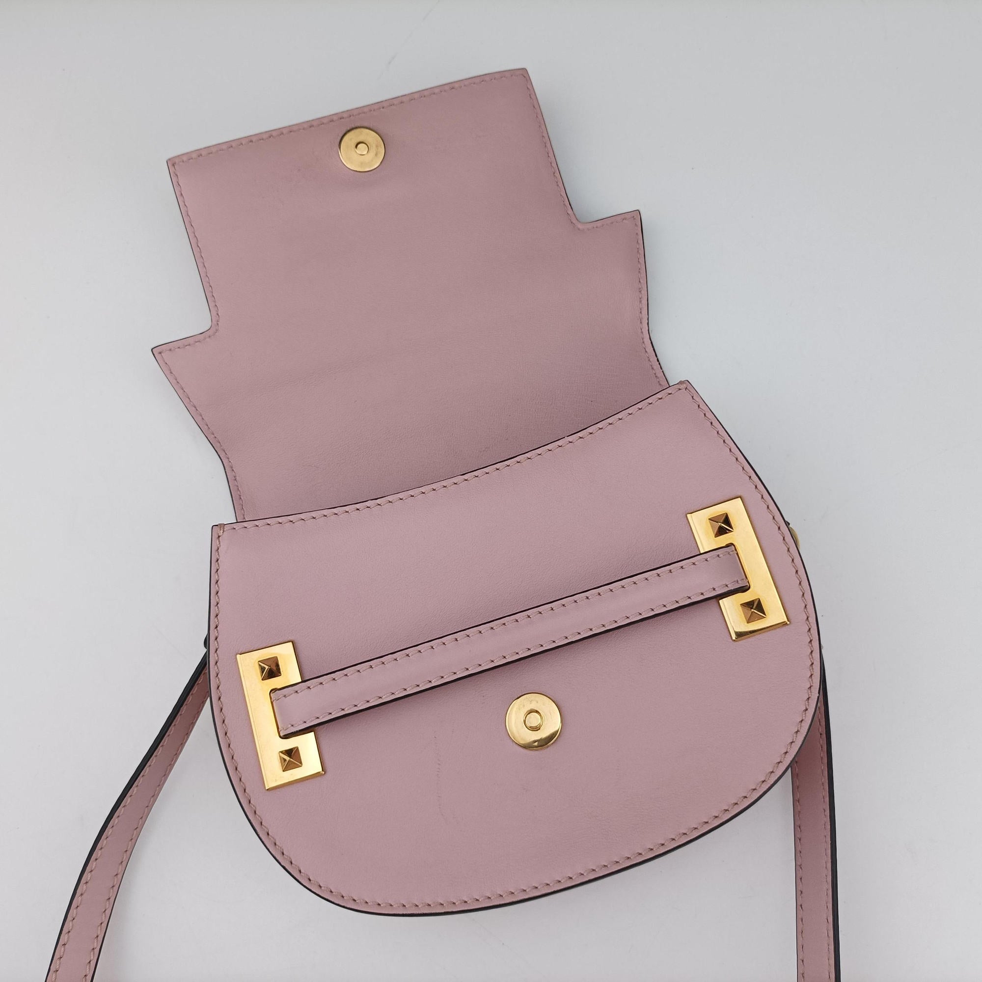 Pre-owned Valentino My Rockstud Pink Leather  shoulderbag | stylenewstar