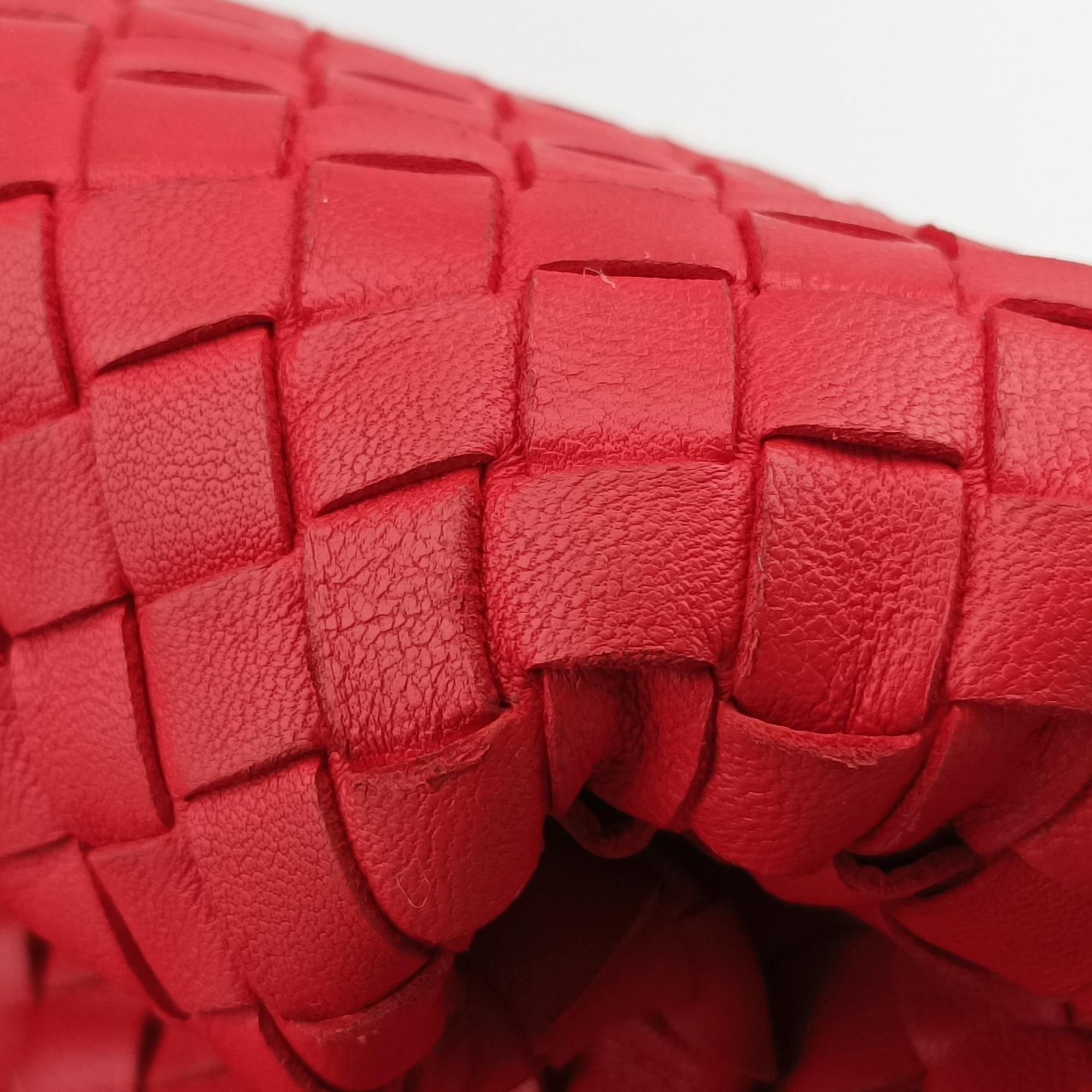 Pre-owned Bottega Veneta Parachute Intrecciato Red Lambskin  handbag | stylenewstar