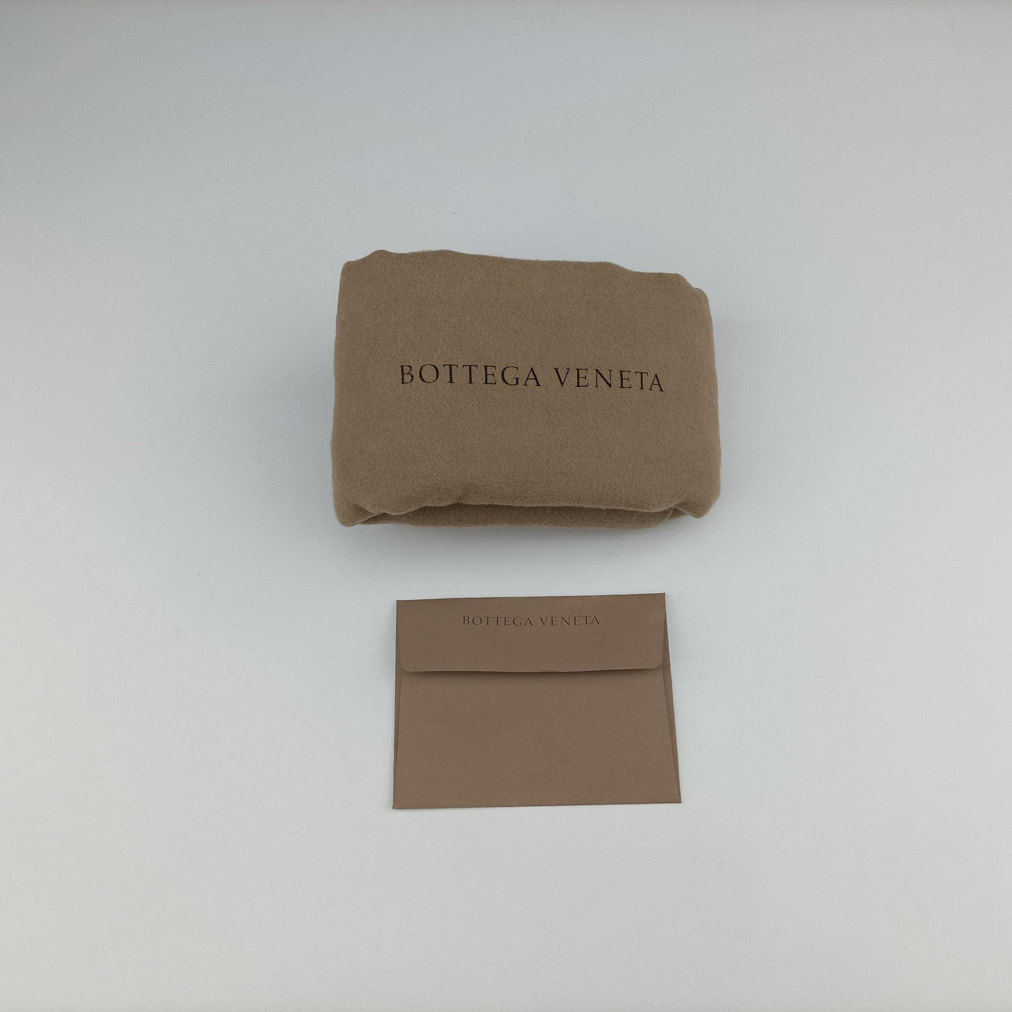Pre-owned Bottega Veneta Parachute Intrecciato Red Lambskin  handbag | stylenewstar