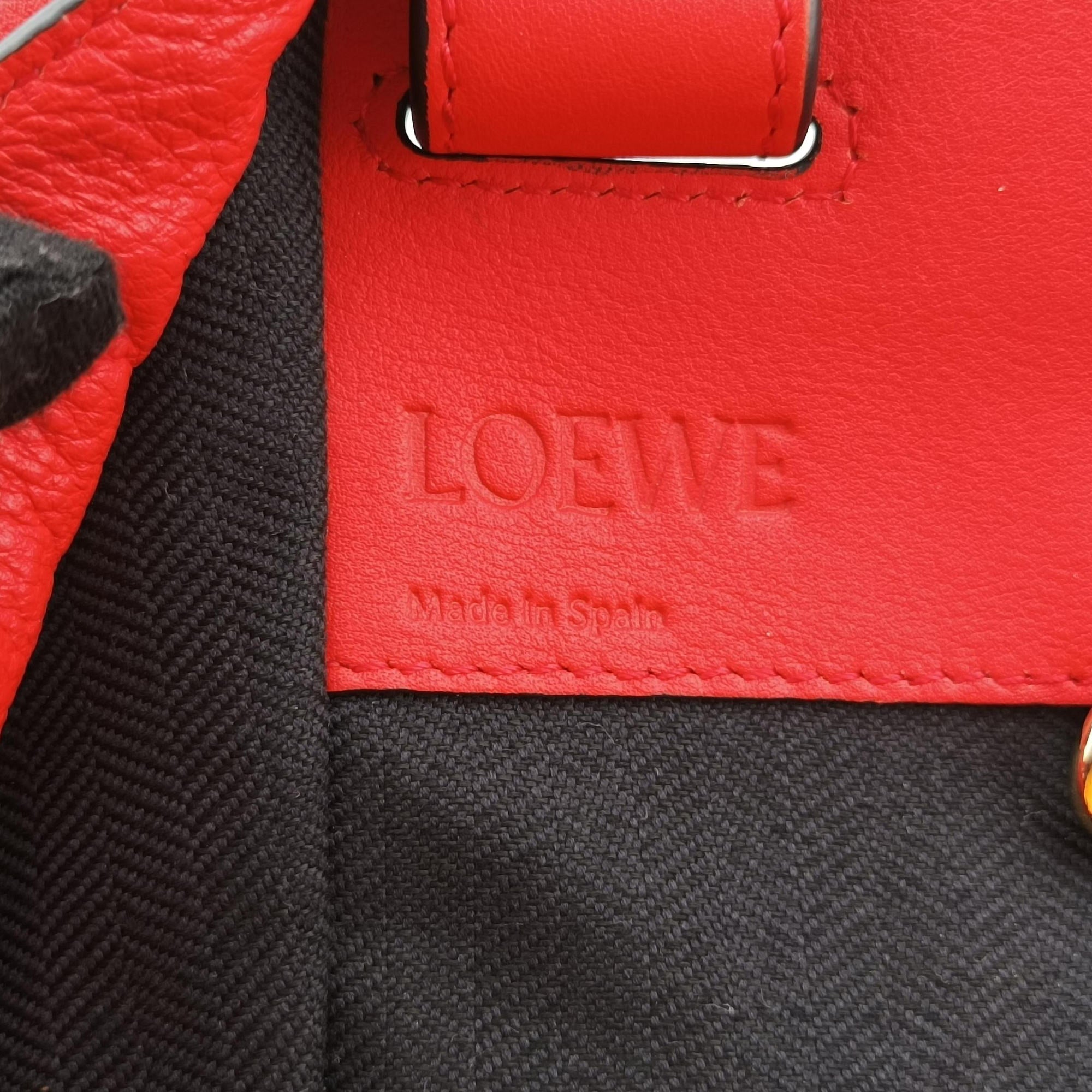 Pre-owned Loewe Hammock Red Leather  shoulderbag | stylenewstar