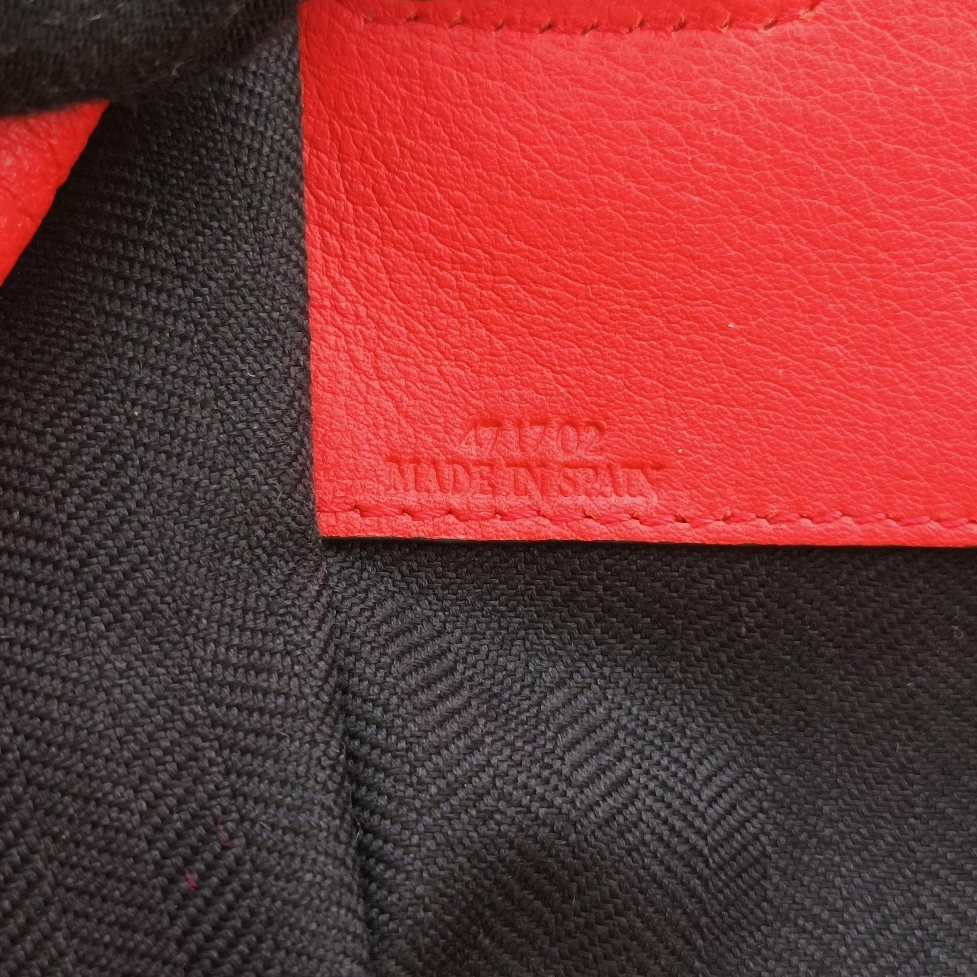 Pre-owned Loewe Hammock Red Leather  shoulderbag | stylenewstar