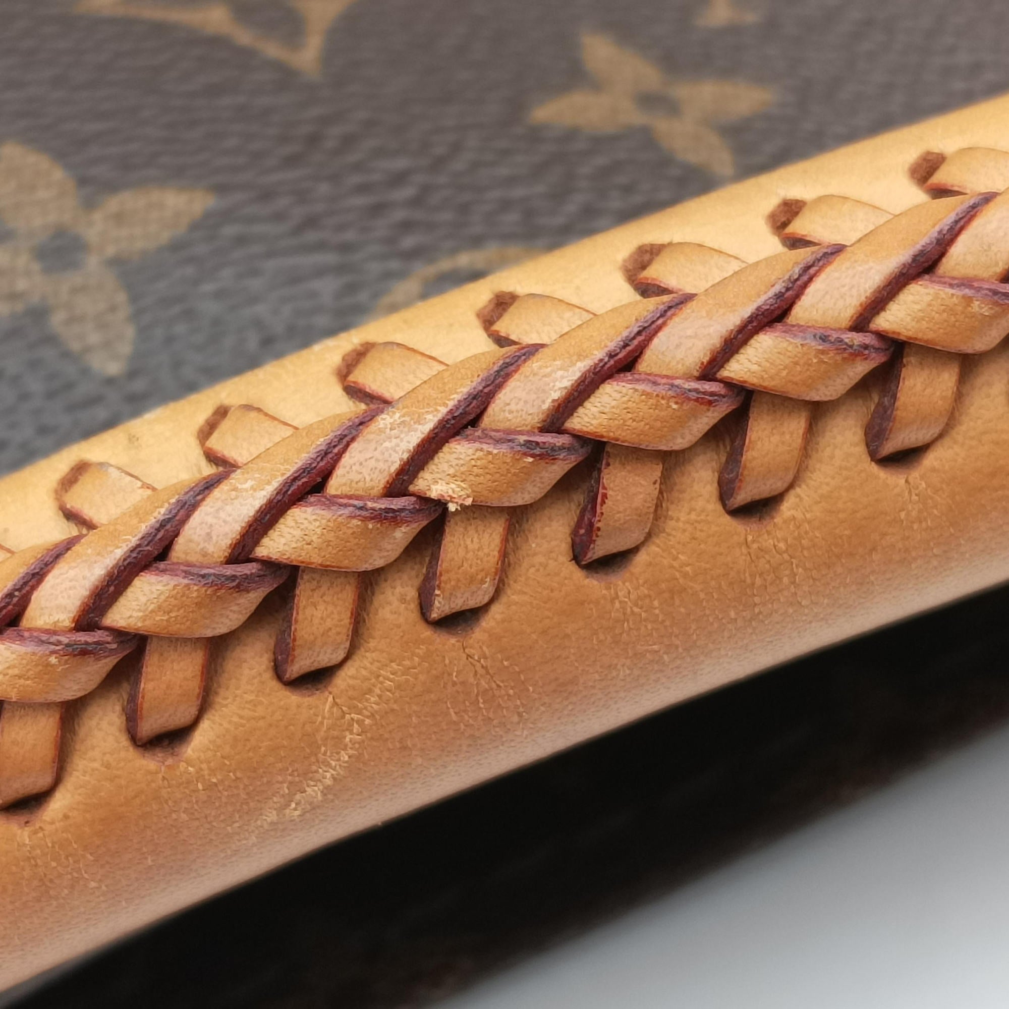 Pre-owned Louis Vuitton ARTSY MM Brown Monogram Canvas M40249 handbag | stylenewstar