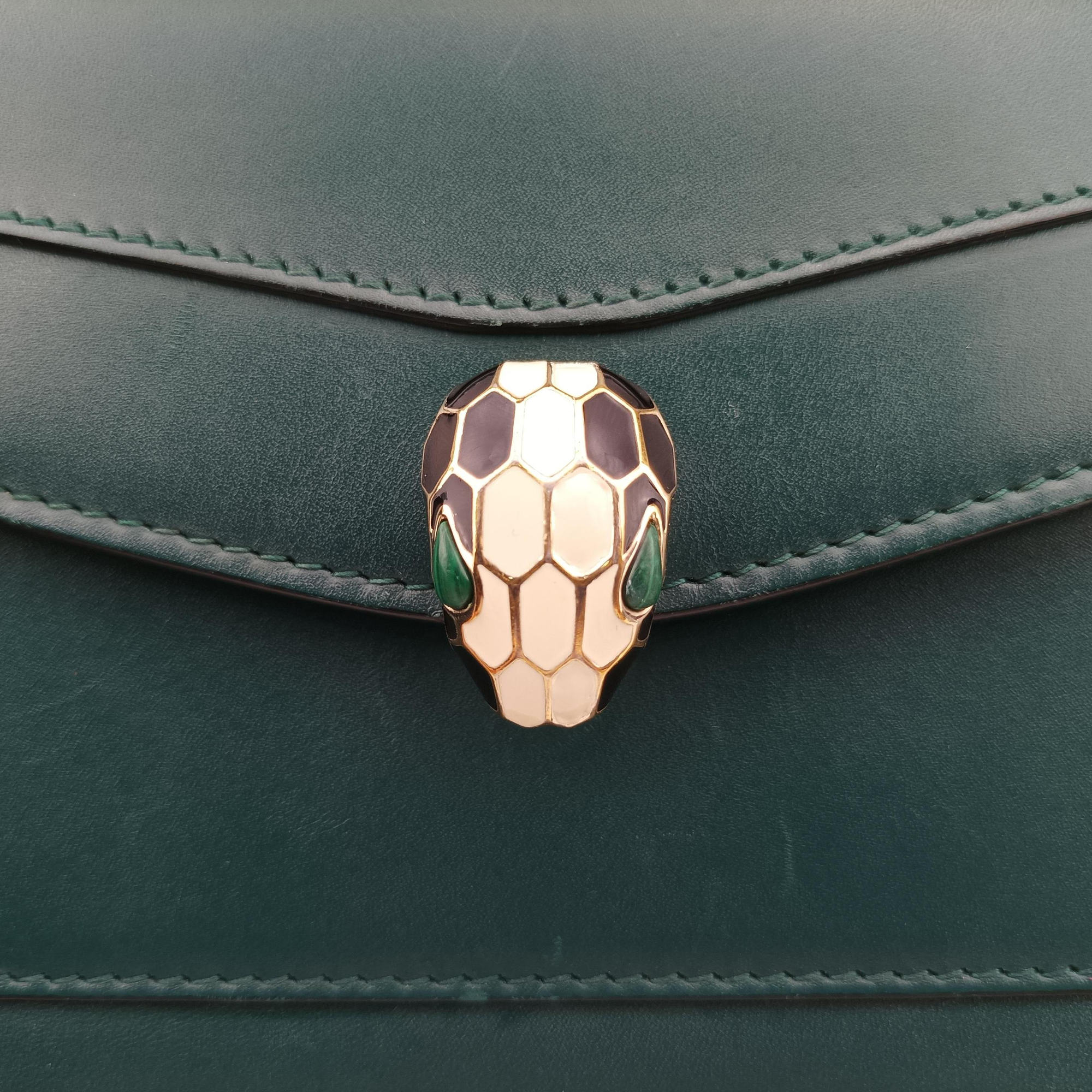 Pre-owned Bvlgari SERPENTI FOREVER Green Leather  shoulderbag | stylenewstar