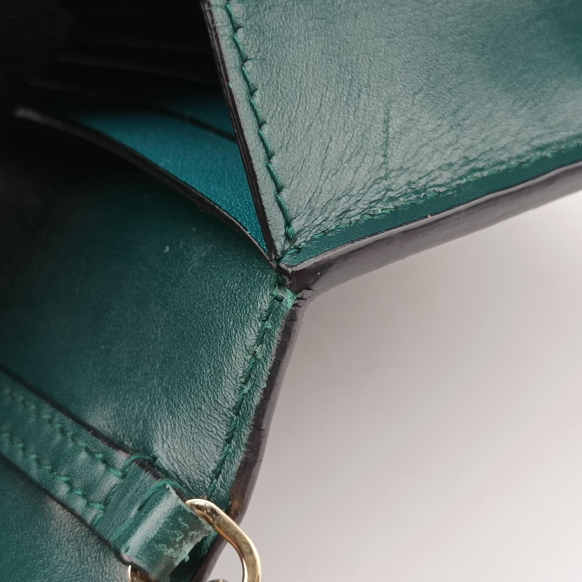 Pre-owned Bvlgari SERPENTI FOREVER Green Leather  shoulderbag | stylenewstar