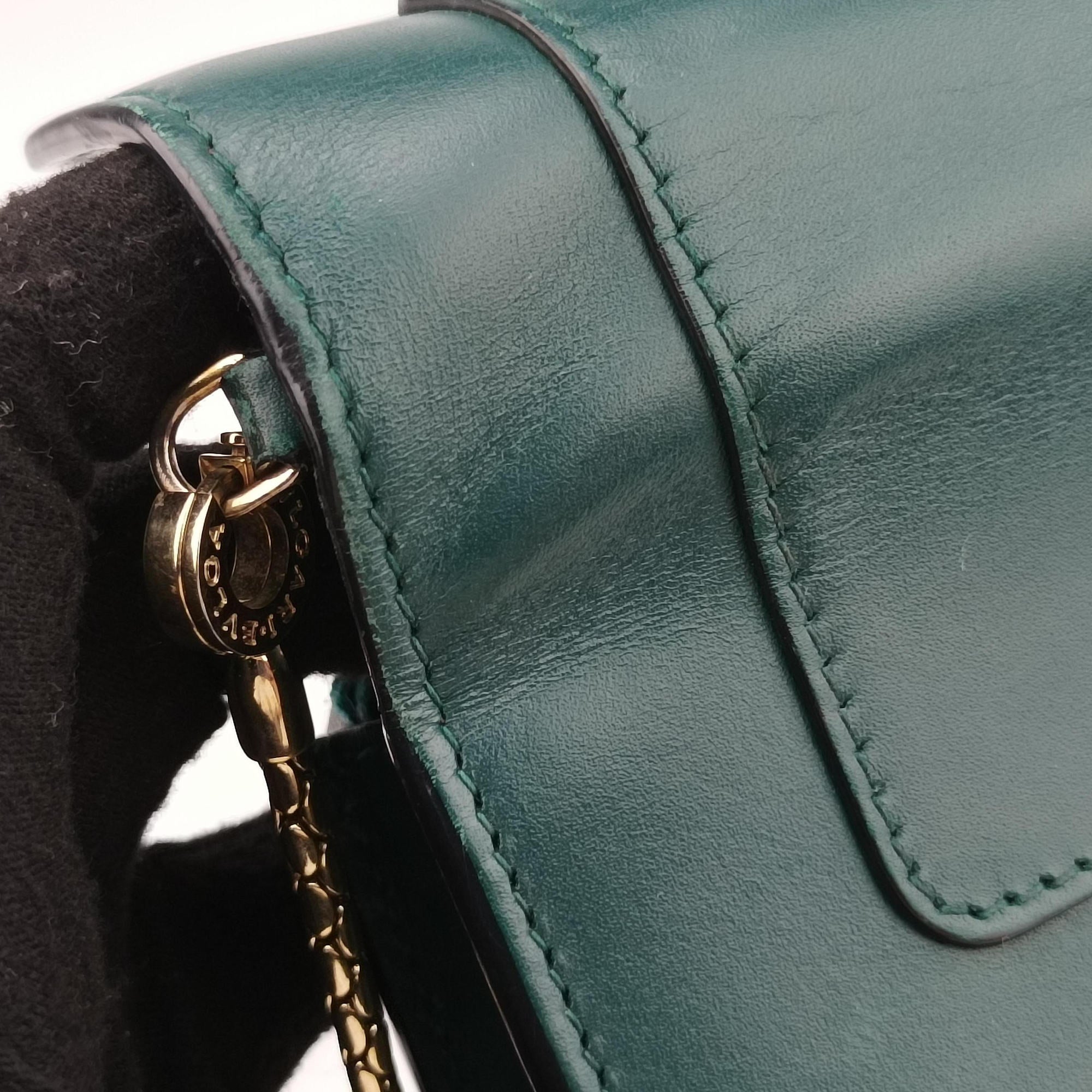 Pre-owned Bvlgari SERPENTI FOREVER Green Leather  shoulderbag | stylenewstar