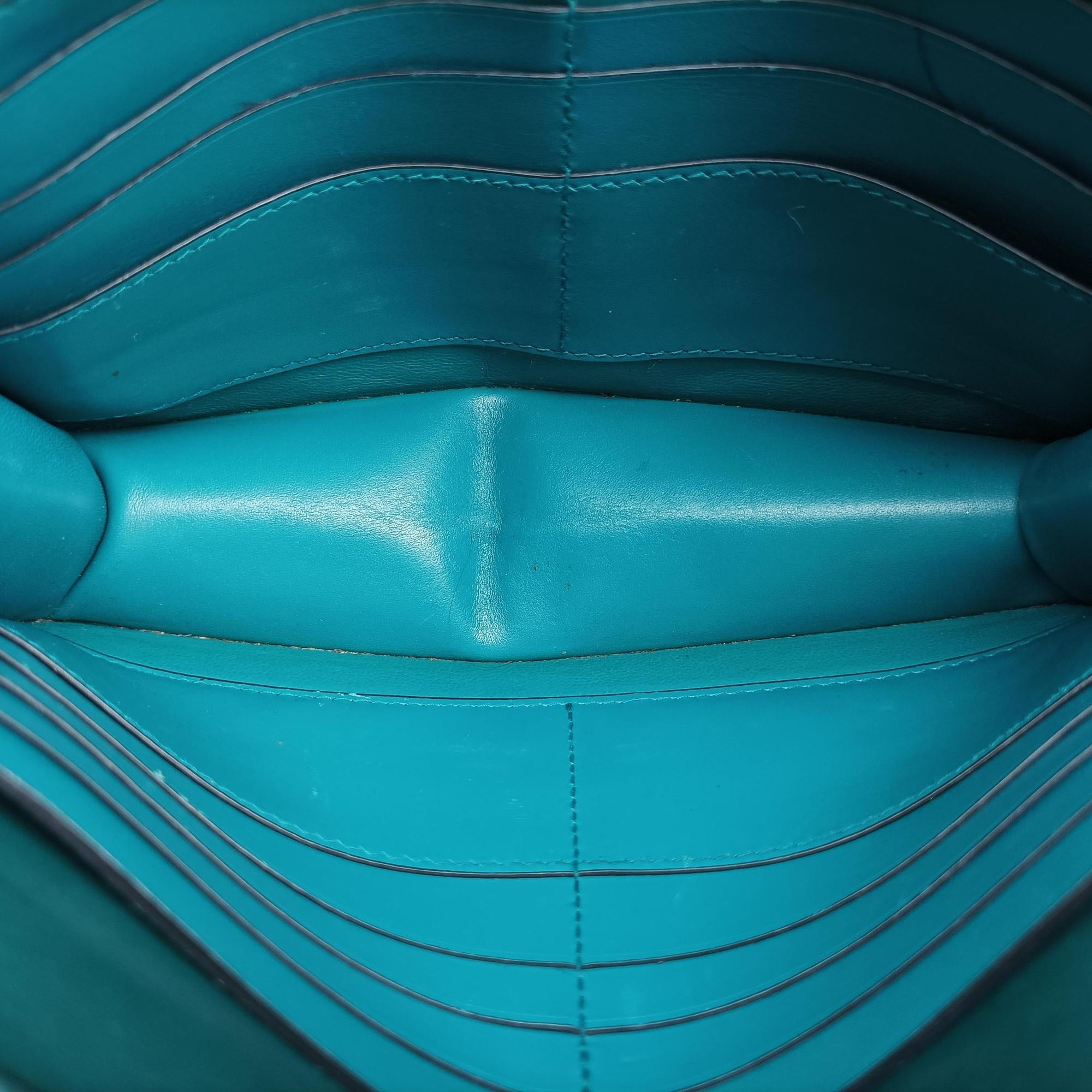 Pre-owned Bvlgari SERPENTI FOREVER Green Leather  shoulderbag | stylenewstar