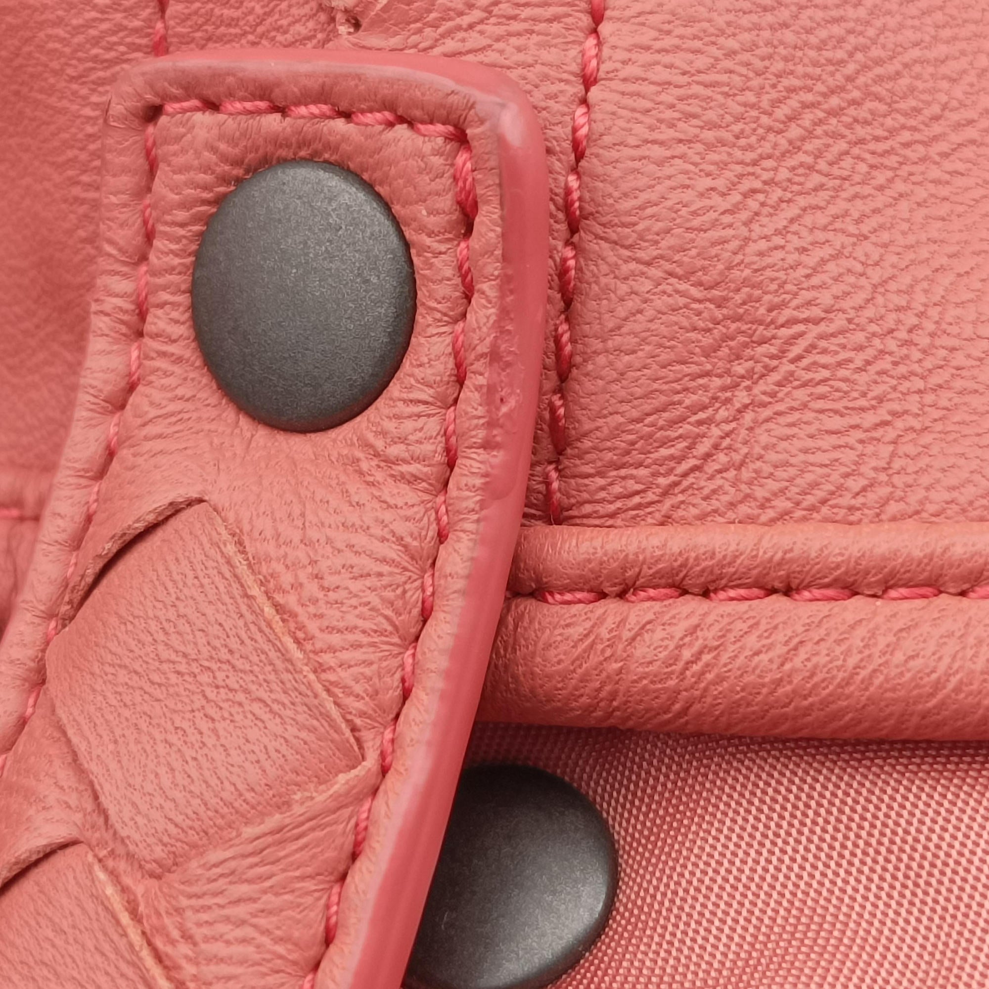 Pre-owned Bottega Veneta Intrecciato Coral Pink Lambskin  shoulderbag | stylenewstar