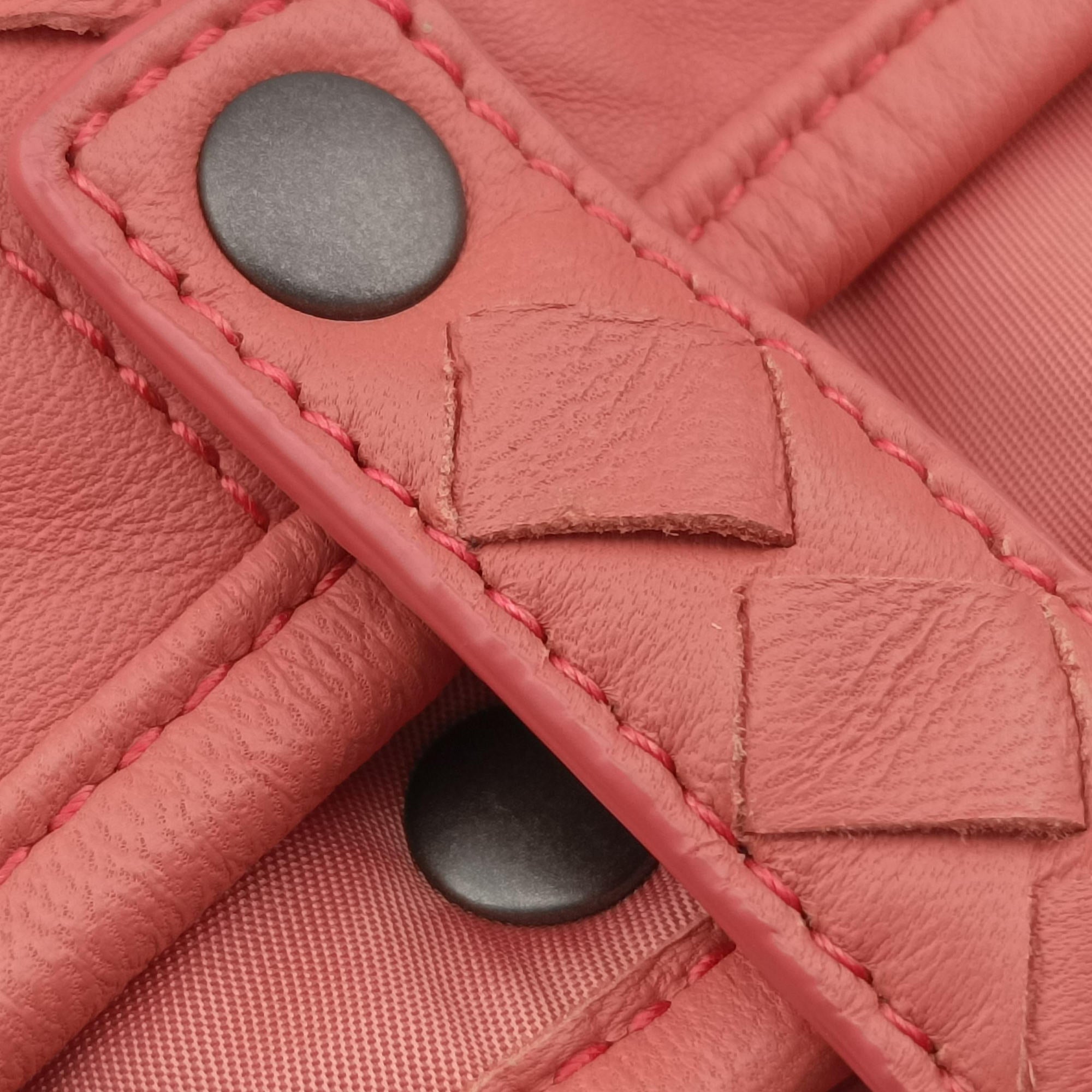 Pre-owned Bottega Veneta Intrecciato Coral Pink Lambskin  shoulderbag | stylenewstar