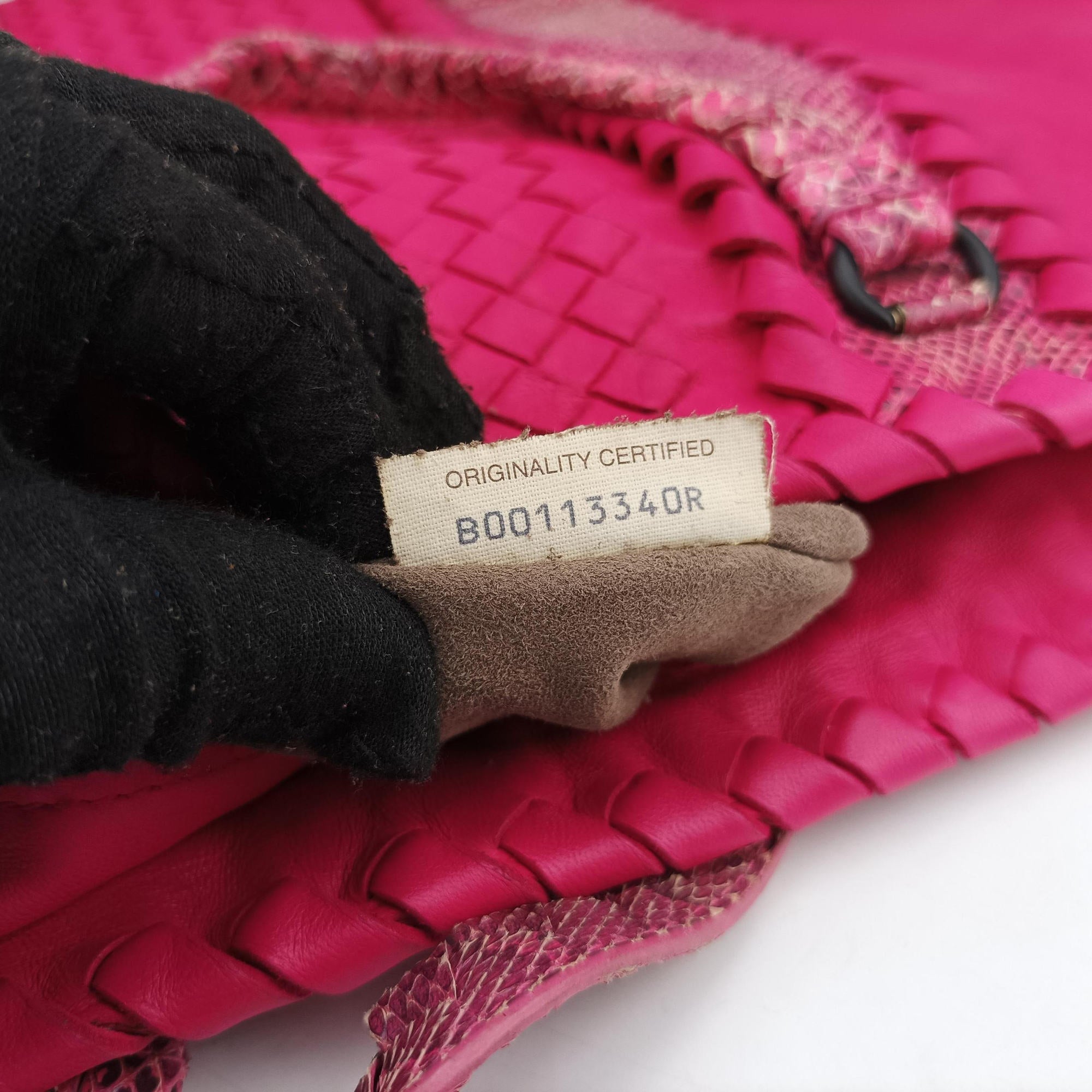Pre-owned Bottega Veneta Intrecciato Pink lambskin  shoulderbag | stylenewstar