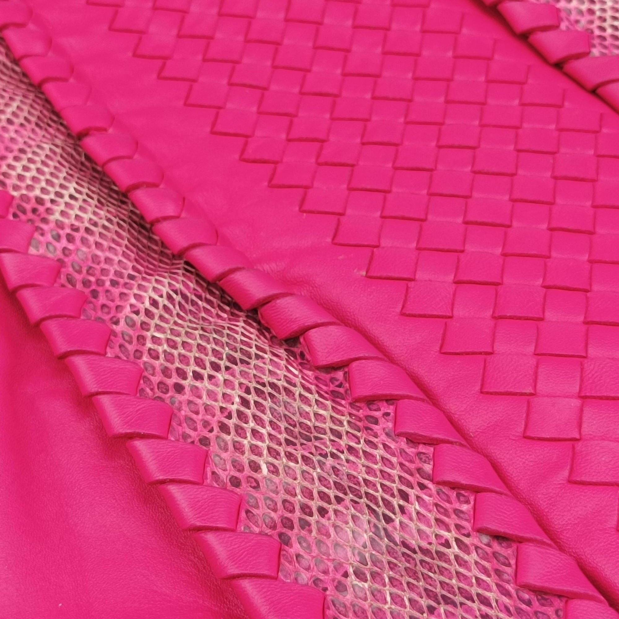 Pre-owned Bottega Veneta Intrecciato Pink lambskin  shoulderbag | stylenewstar