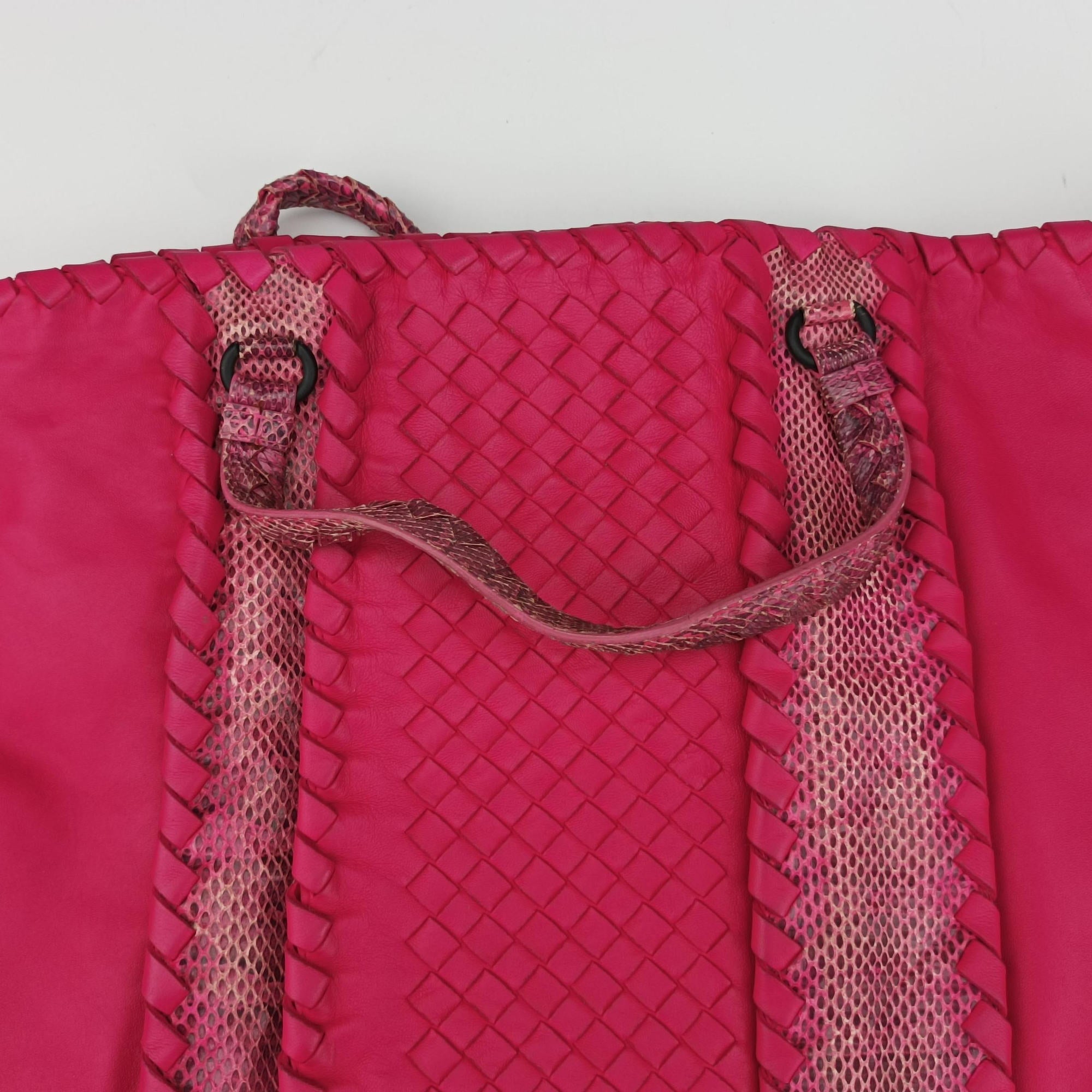 Pre-owned Bottega Veneta Intrecciato Pink lambskin  shoulderbag | stylenewstar
