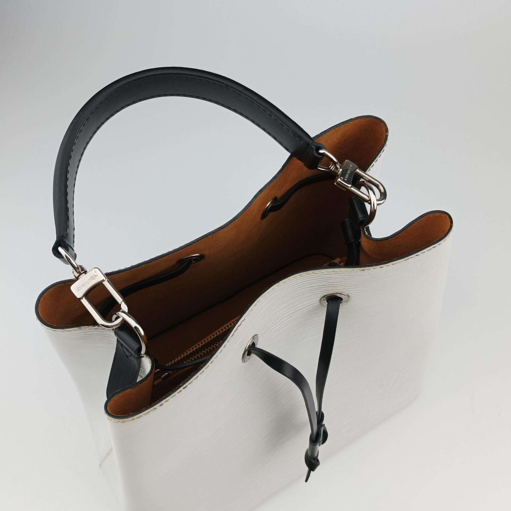 Pre-owned Louis Vuitton NeoNoe White × Black Epi M53371 shoulderbag | stylenewstar