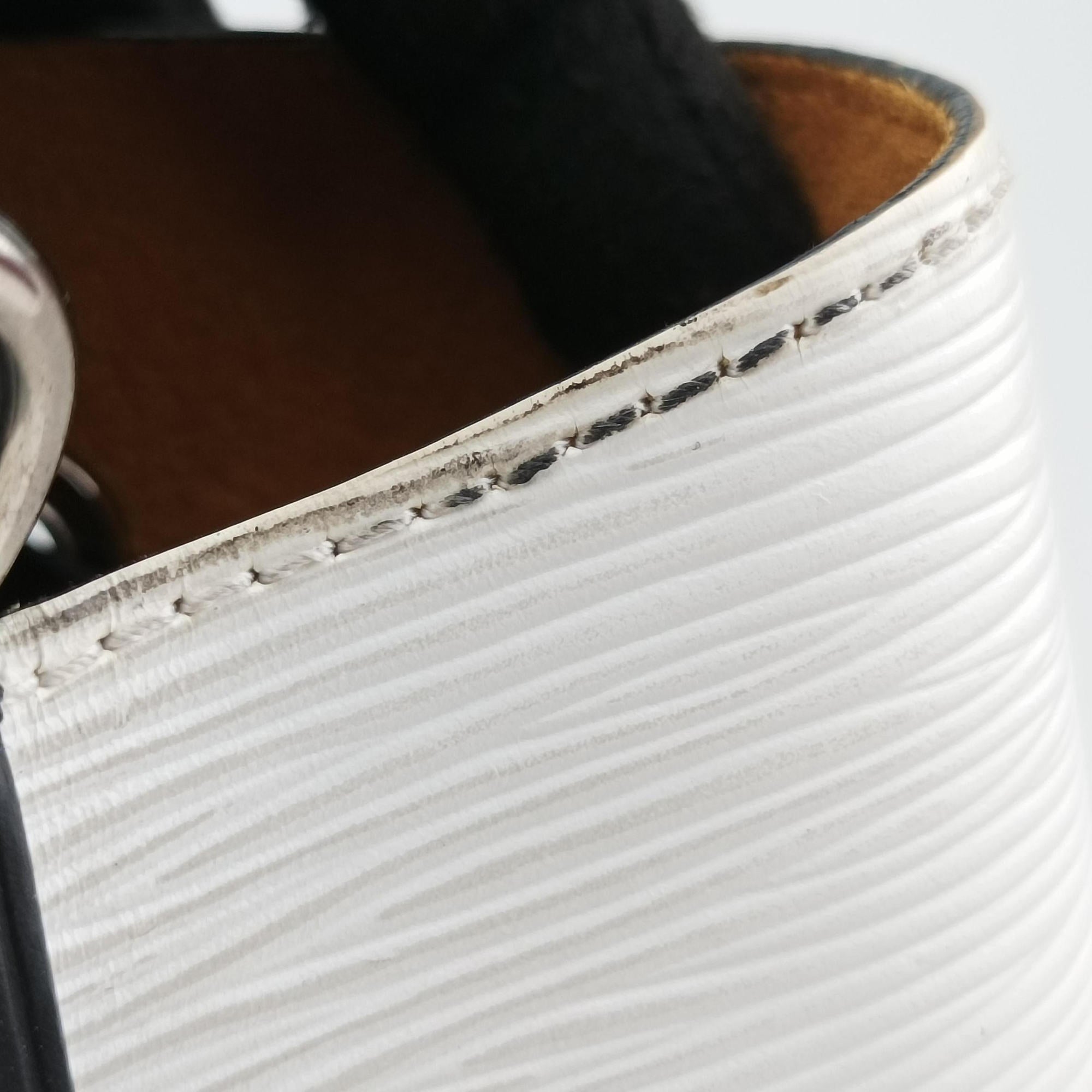 Pre-owned Louis Vuitton NeoNoe White × Black Epi M53371 shoulderbag | stylenewstar